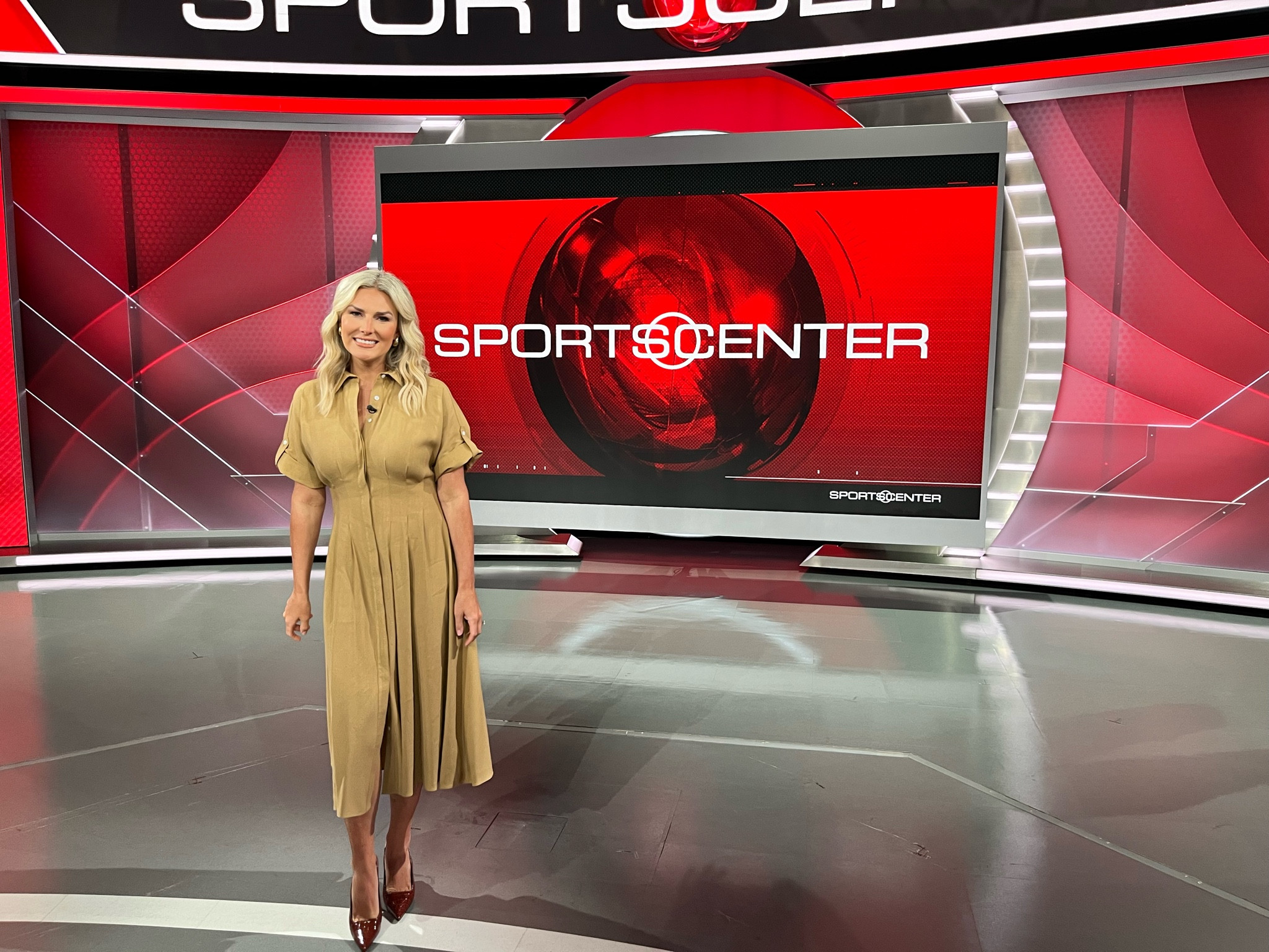 VB Dress 

#LTKWorkwear #LTKStyleTip