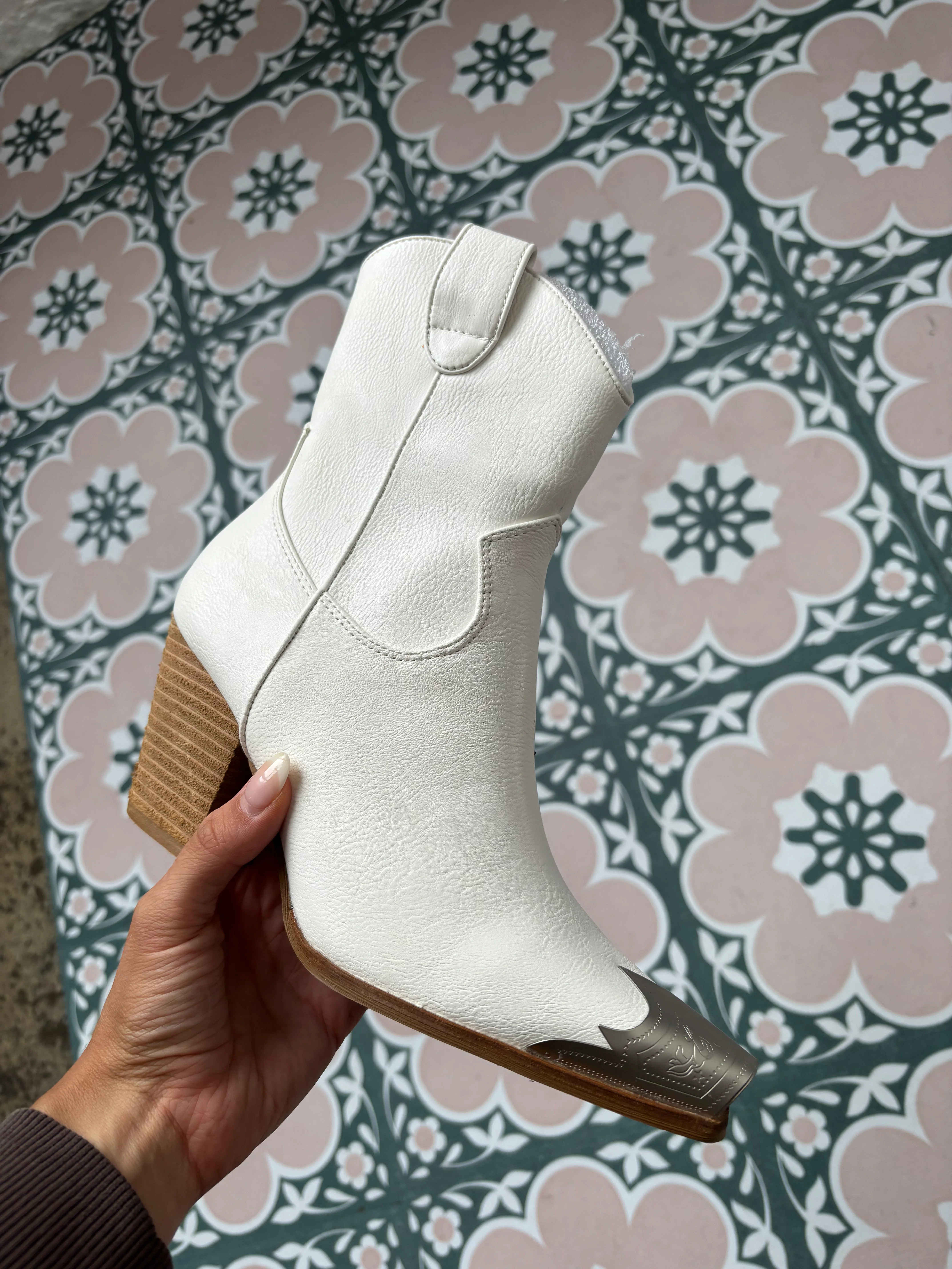 Stetson Leather Block Heel Boots | Willow Boutique