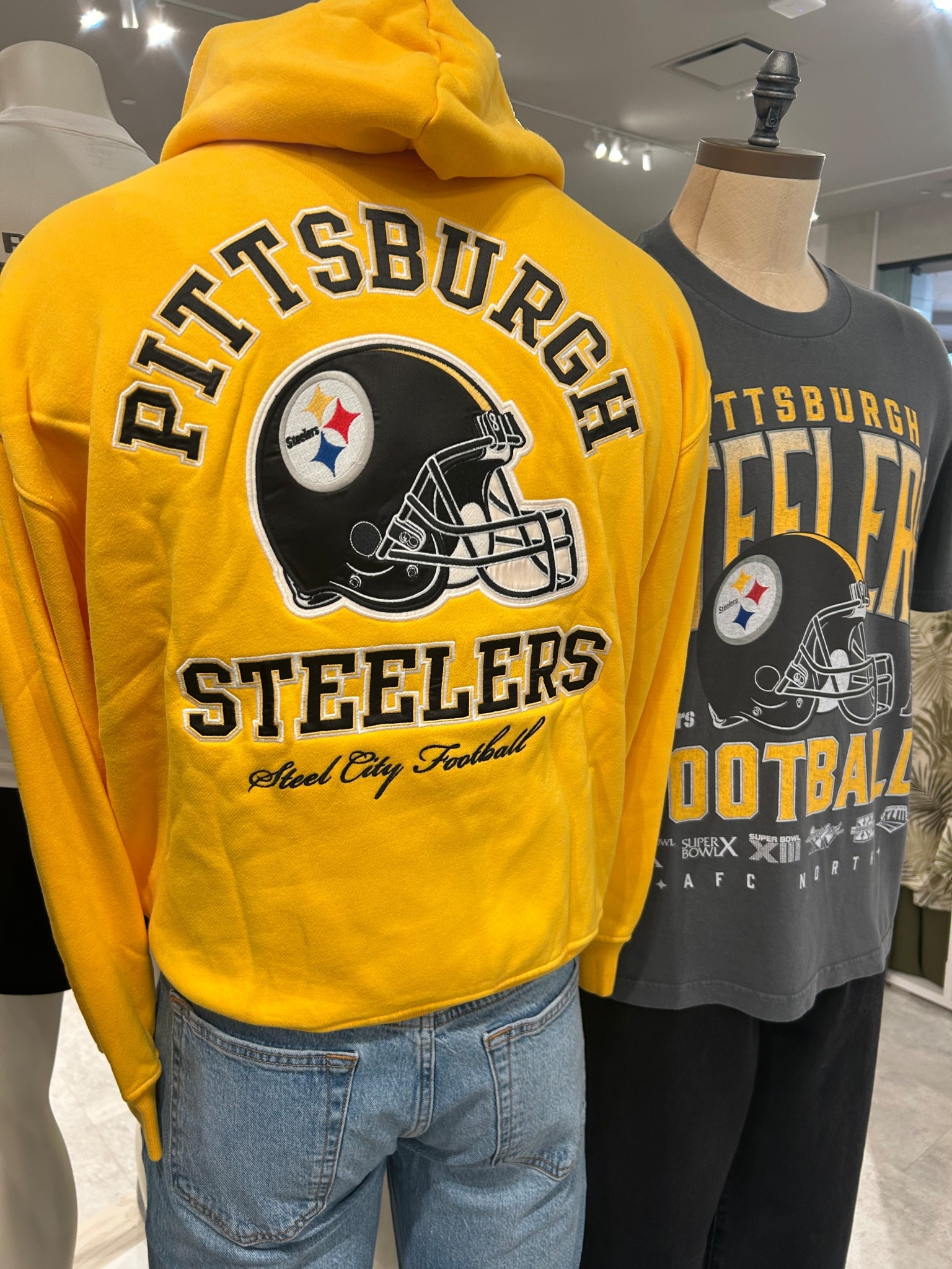 Abercrombie NFL Collection Pittsburgh Steelers edition 

#LTKActive #LTKSeasonal