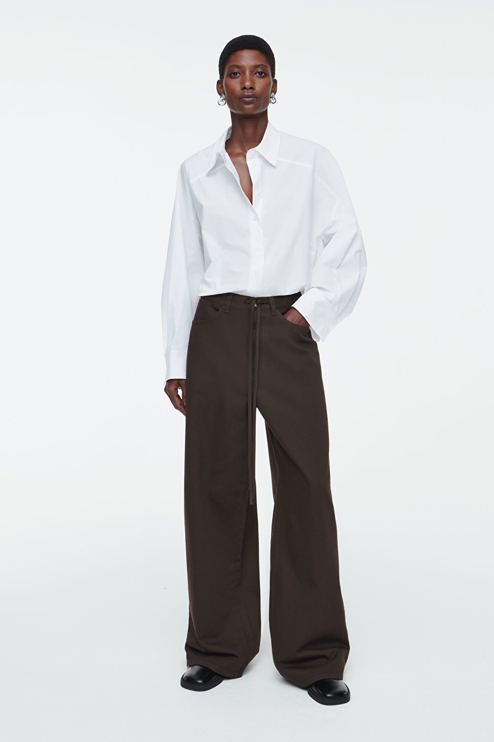 WIDE-LEG DRAWSTRING PANTS - DARK BROWN - Trousers - COS | COS (US)