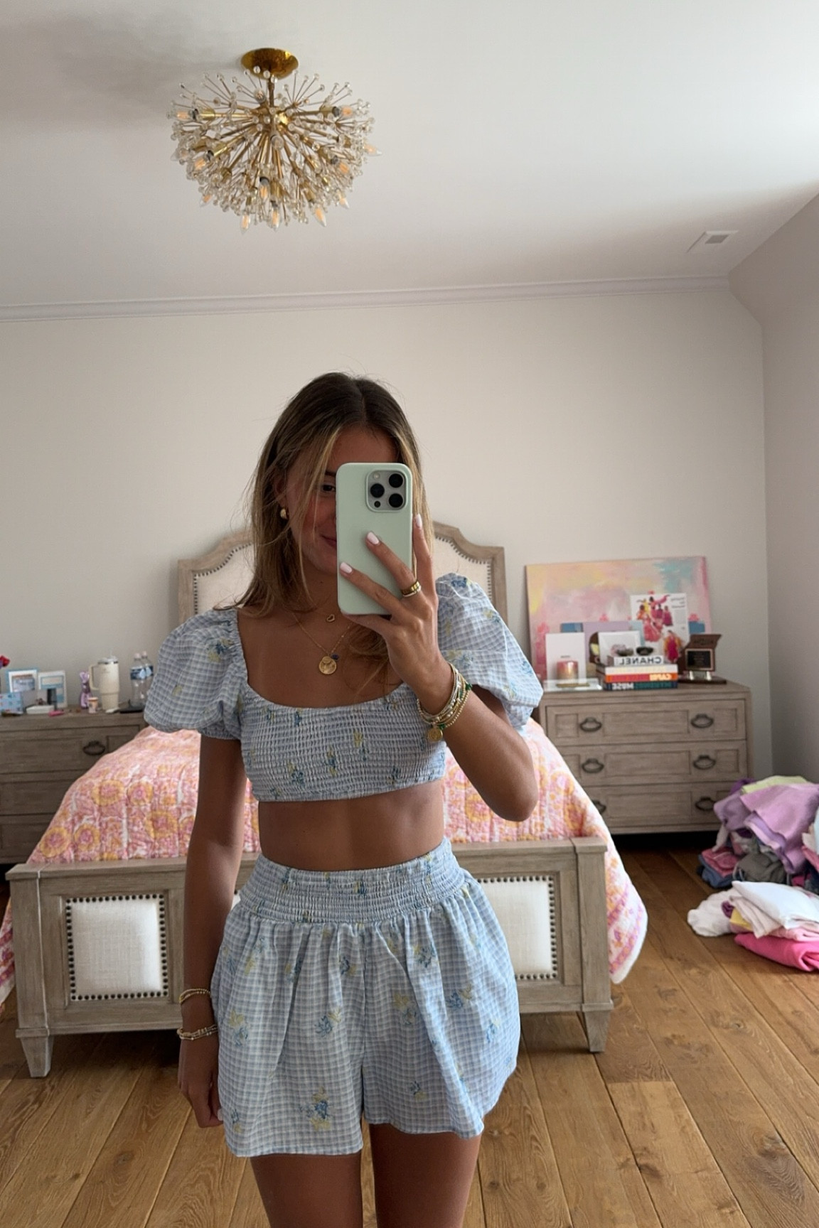 MDW fit! 

Size xs top and size xxs bottoms 