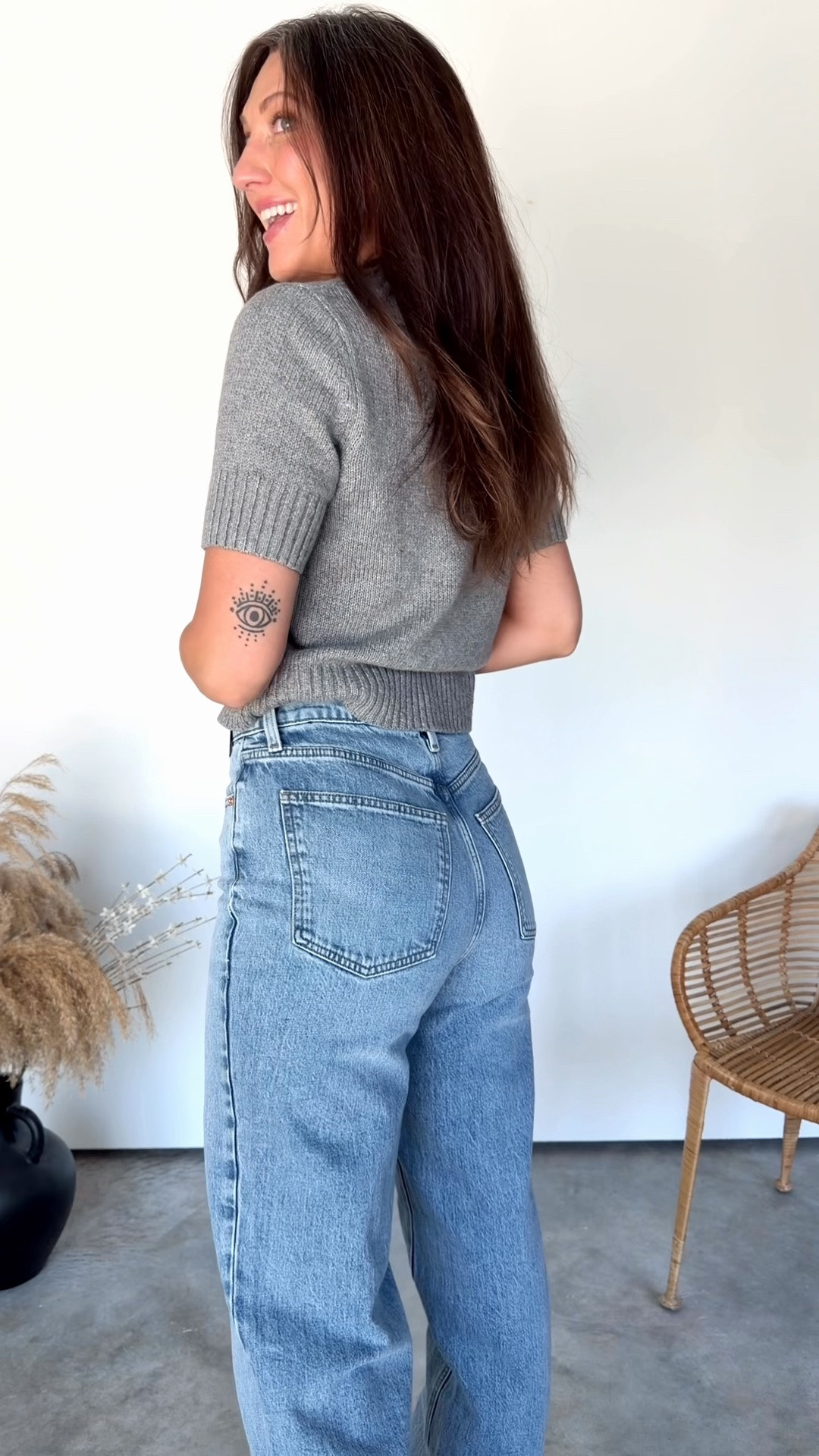 Wearing the size 4 long in the Dark Wash. I’m wearing a small top. The flats fit true to size 

Emmer | jeans for fall | jeans with stretch | vintage jeans | 90s jeans

#LTKgrwm #LTKootd