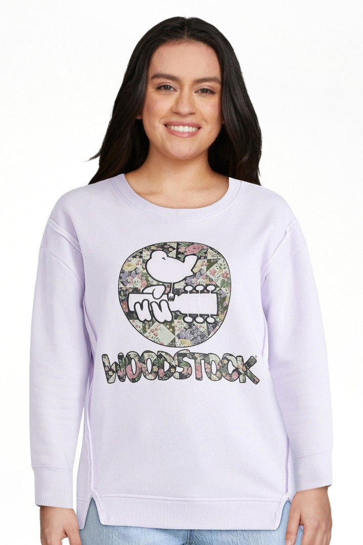 Time and Tru Women's Woodstock Quilted Graphic Sweatshirt with Long Sleeves, Sizes XS-XXXL | Walmart (US)