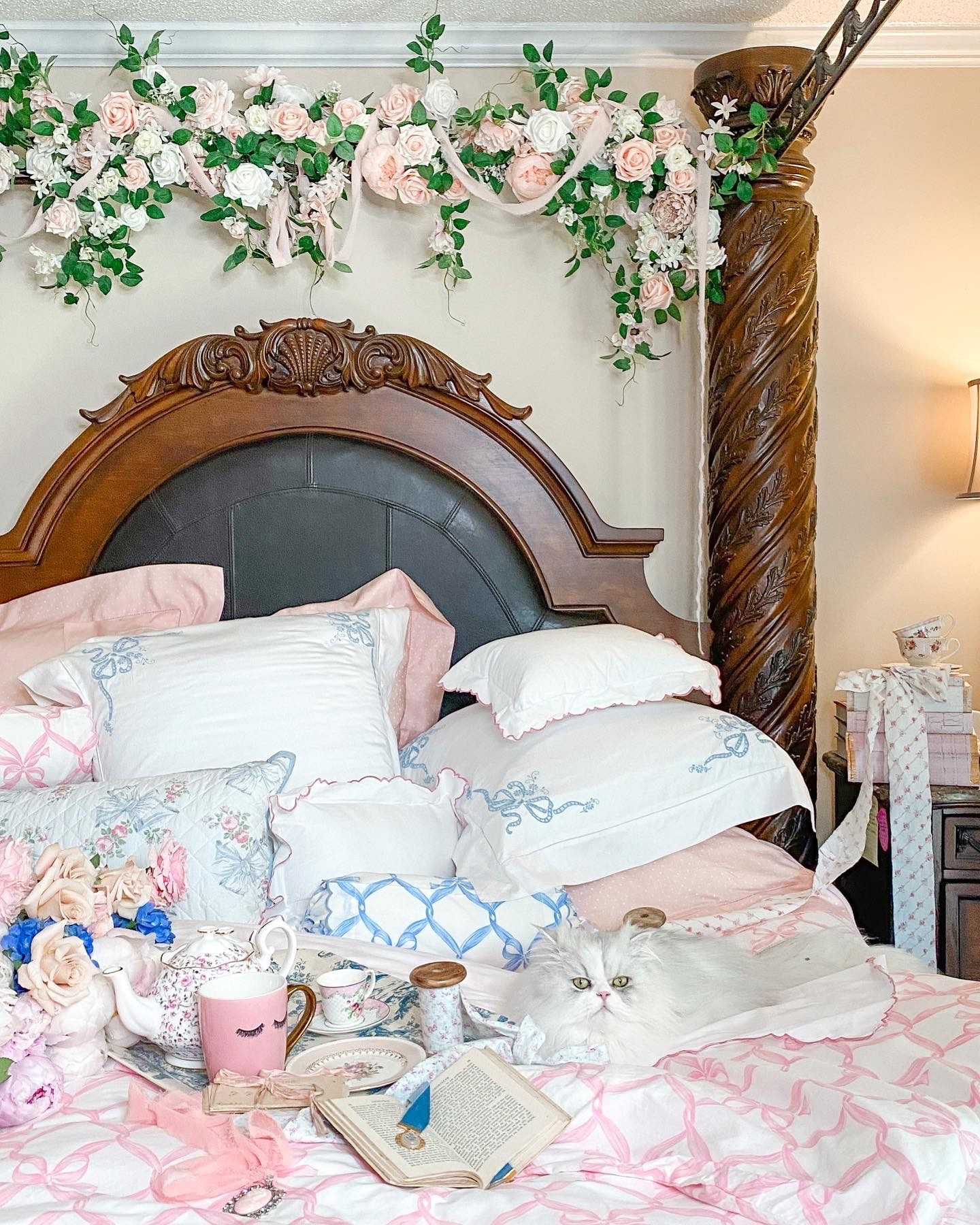 Spoon agrees with the bedding obsession.  Seriously through? Who doesn’t love a cozy bed when it’s cold outside??? 

#LTKmomlife #LTKdayinmylife #LTKHome