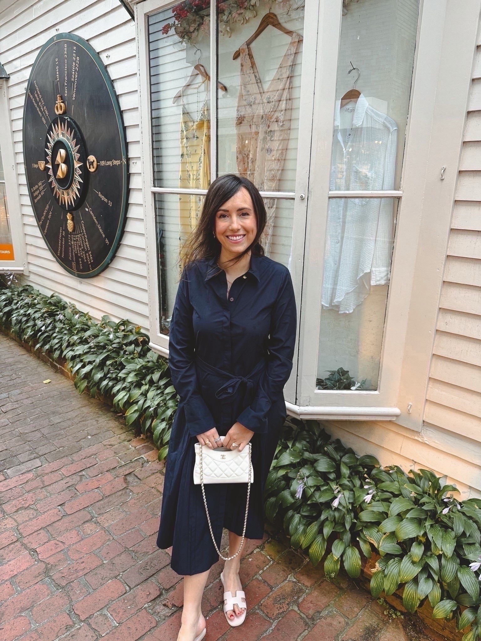 Derek lam navy midi dress




#LTKSeasonal #LTKFindsUnder100 #LTKootd