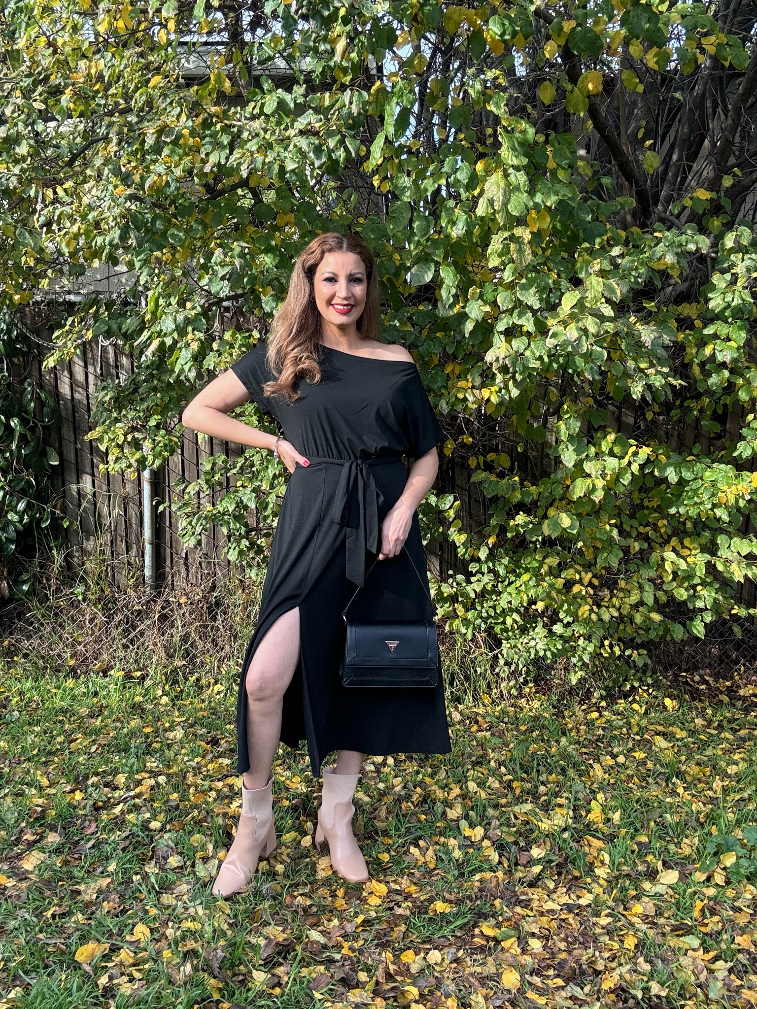 MIHOLL Vestido de verano para mujer, con hombros descubiertos, manga corta, lazo en la cintura, con bolsillo.
Size:M

Arromic Botines para mujer, con punta cuadrada, con tacón alto grueso, elásticos, ligeros, cómodos, fáciles de poner, para mujer.
Muy cómodos y están disponibles en 3 colores diferentes 



#LTKstyletip #LTKSeasonal #LTKbeauty