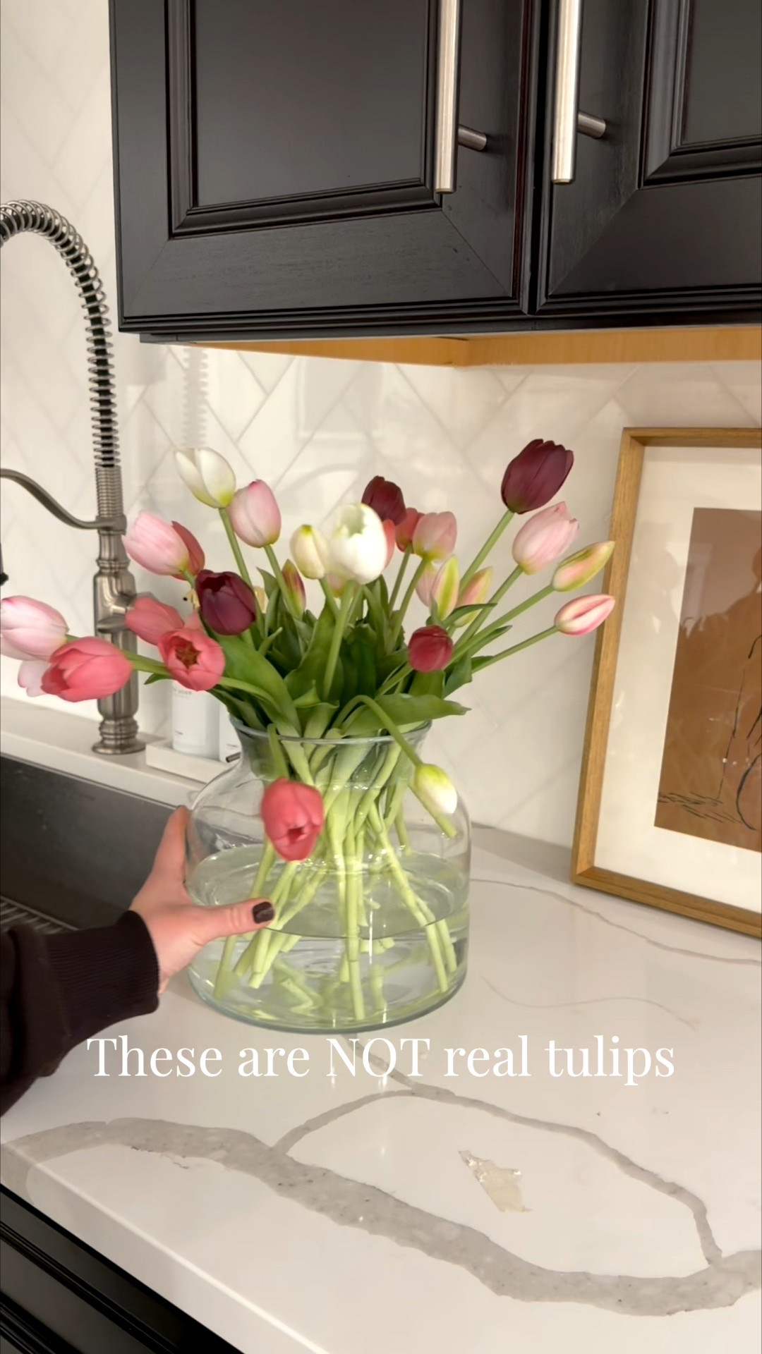 Everyone thinks these are real 🌷
They’re not 👀

Just add water 💧
No maintenance. No mess.
And they look this good year-round.

💬 Comment TULIPS and I’ll send you the link 🤍

#amazonfinds #springdecor #homedecorideas #homeaesthetic #neutralhome

#LTKSaleAlert #LTKSeasonal #LTKHome