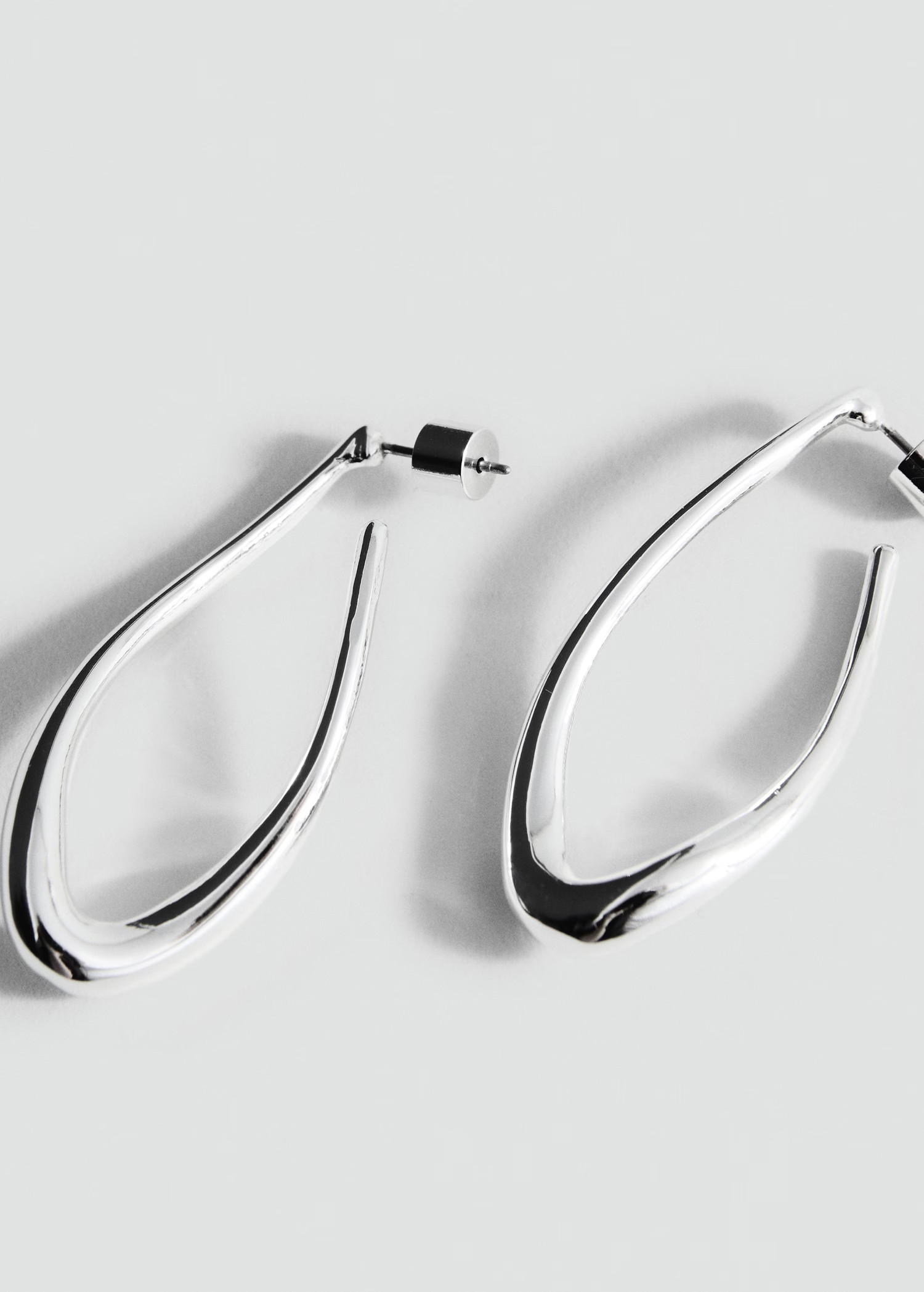Twisted hoop earrings - Women | MANGO United Kingdom | MANGO (UK)