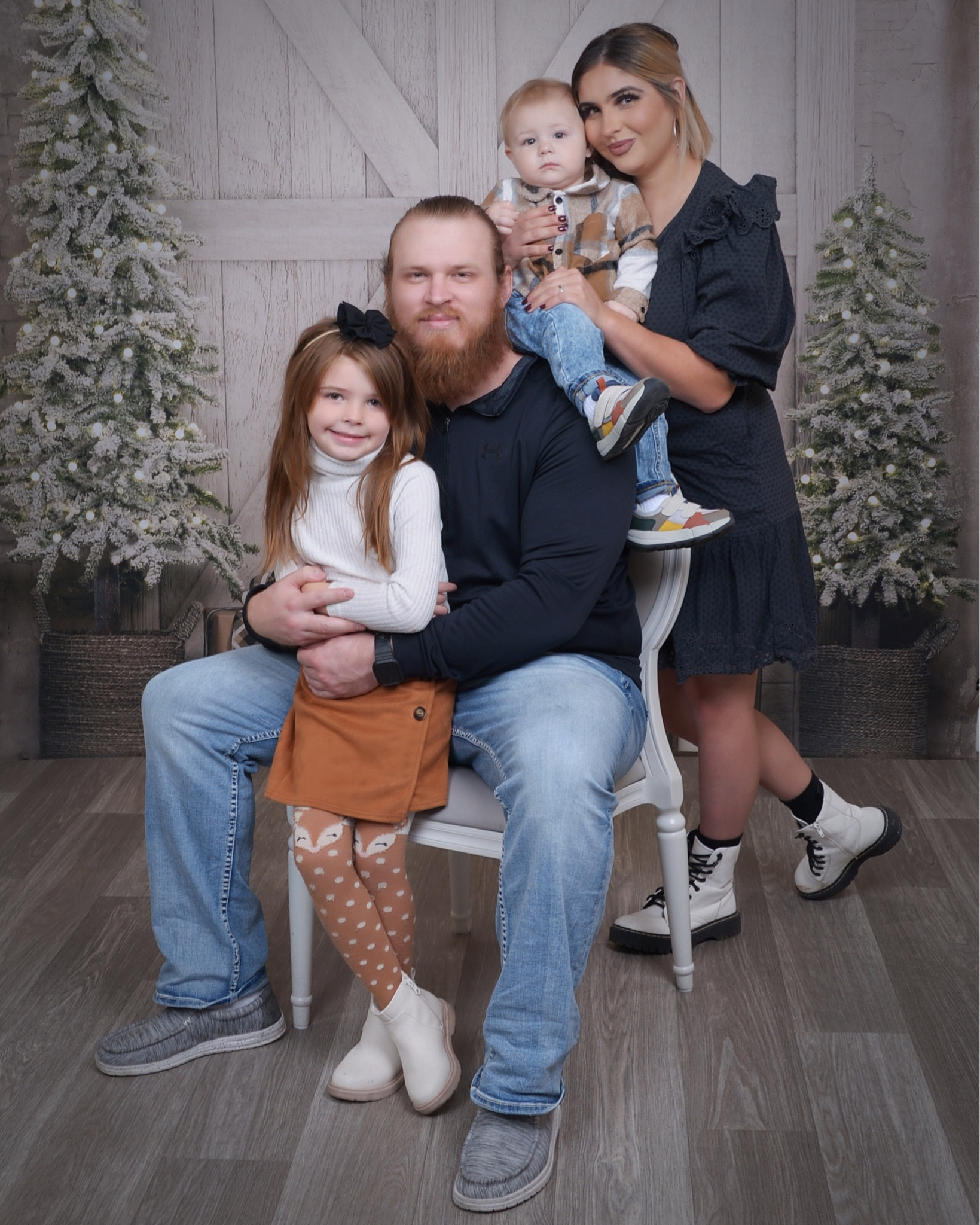 Winter Holiday Photos 

#LTKHoliday #LTKSeasonal #LTKfamily