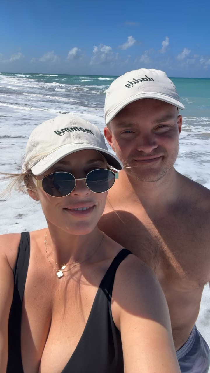 Beach day! Mommy and daddy 

#LTKBump #LTKSwim #LTKBaby