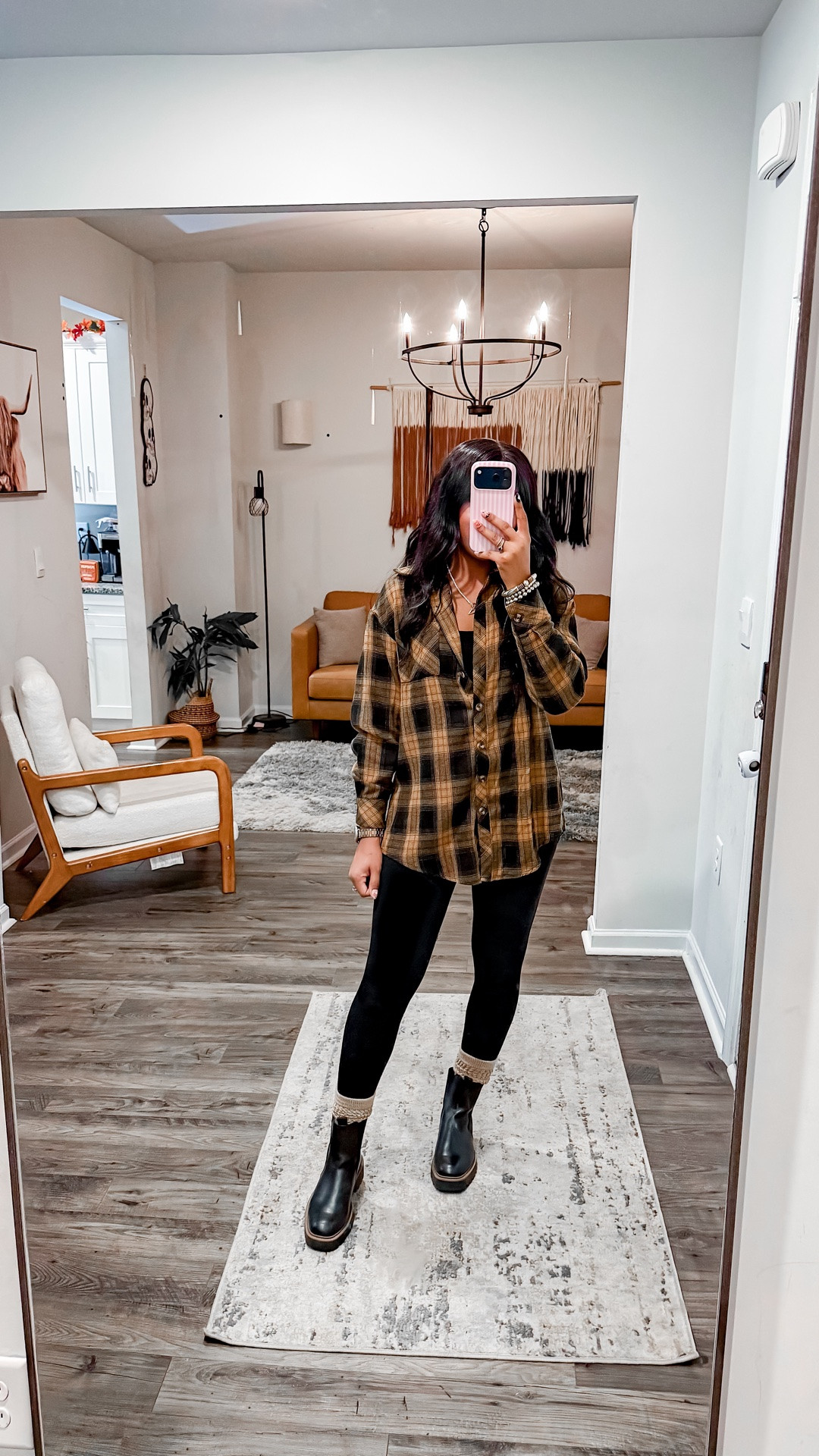 I am 5’4” wearing a small in the bodysuit & flannel. Wearing an xs in the leggings. Boots I went with my normal size.

#LTKootd