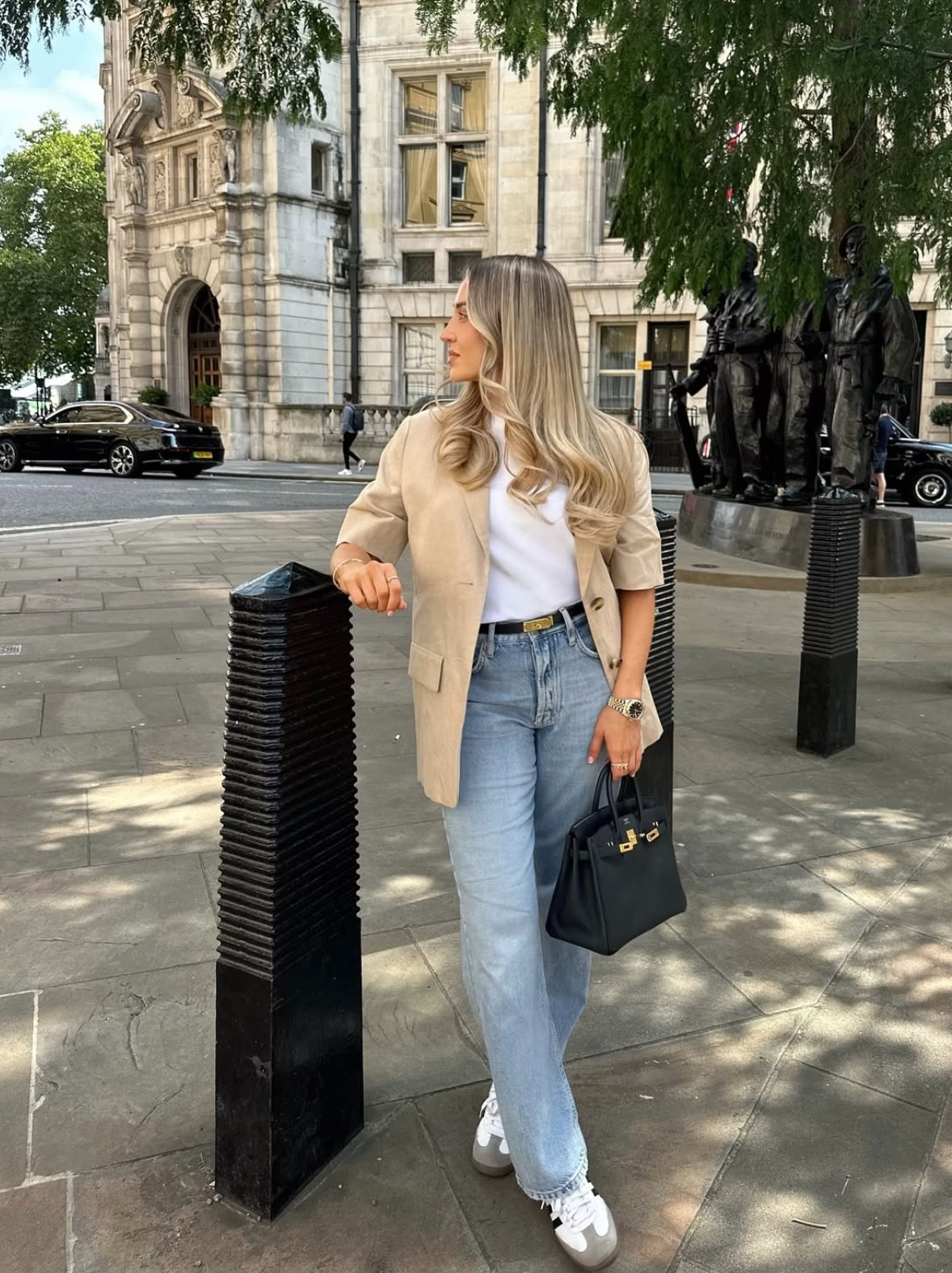 Classic Spring Looks 🌷 Beige blazer, white tshirt and blue straight leg jeans with black Hermes accessories and Adidas Sambas 

 

#LTKstyletip #LTKspring #LTKluxury