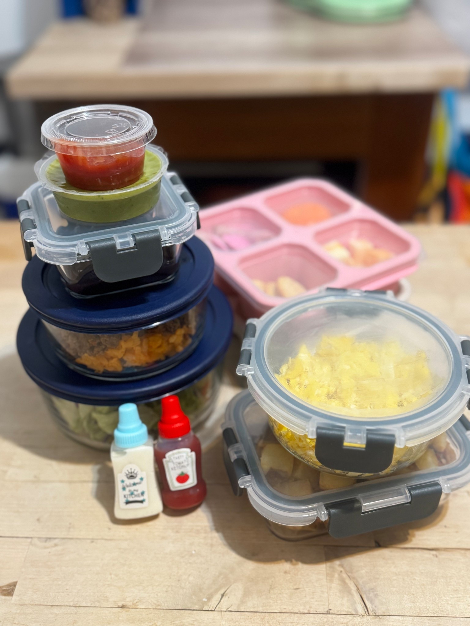 Nothing like meal prepping in style 

As a busy office assistant I need to half everything prepared in advance 

It’s helps with my mom memory fog 

#foodcontainers #mealprep #storagecontainer #mealideas 

#LTKmorningroutine #LTKmomlife #LTKselfcare