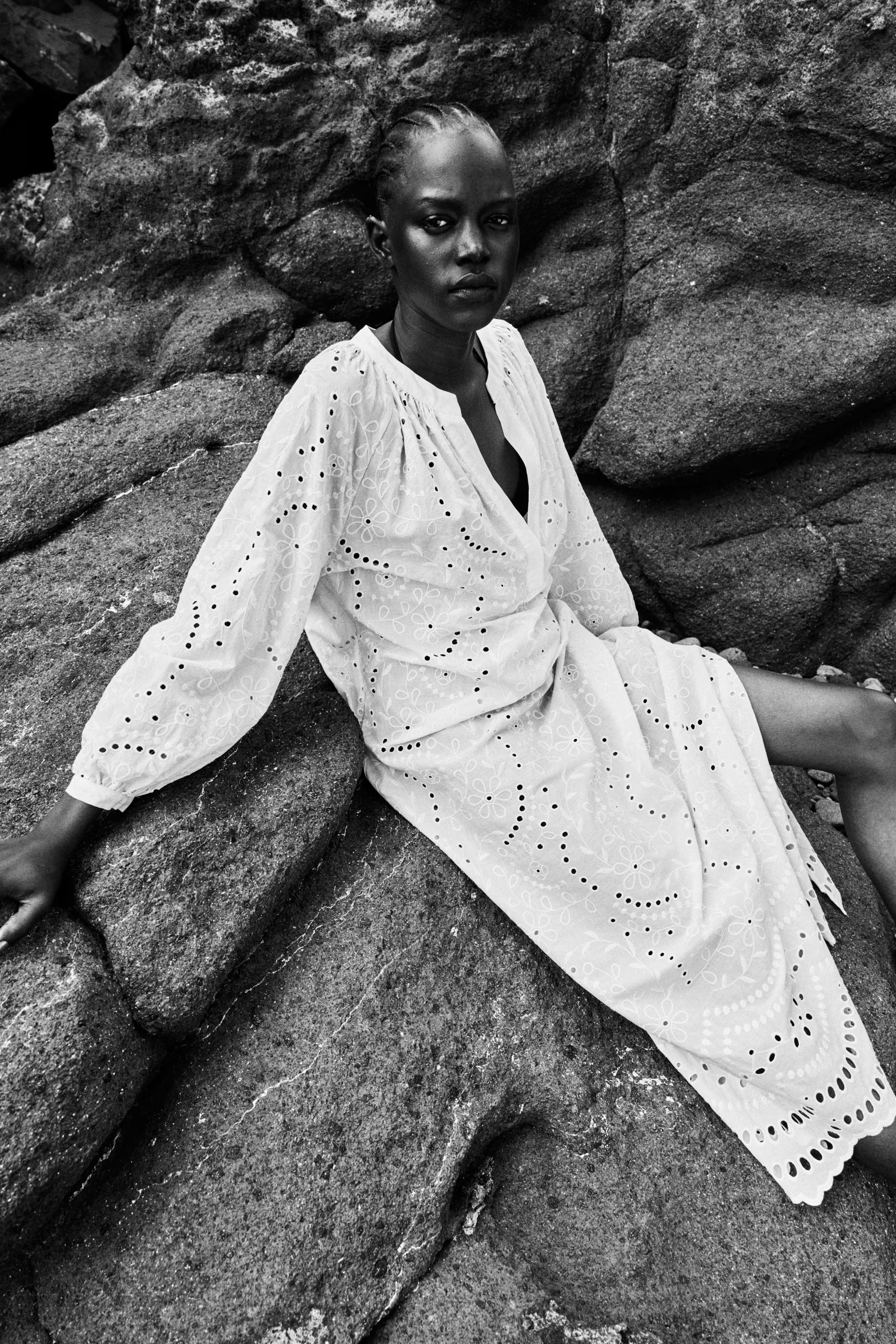 Broderie anglaise tie-belt dress | H&M (UK, MY, IN, SG, PH, TW, HK)