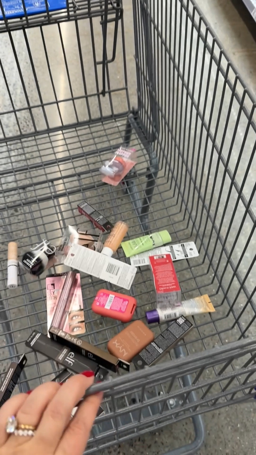 Come shopping with me for some new drugstore makeup finds!

#LTKdayinmylife #LTKBeauty #LTKgrwm