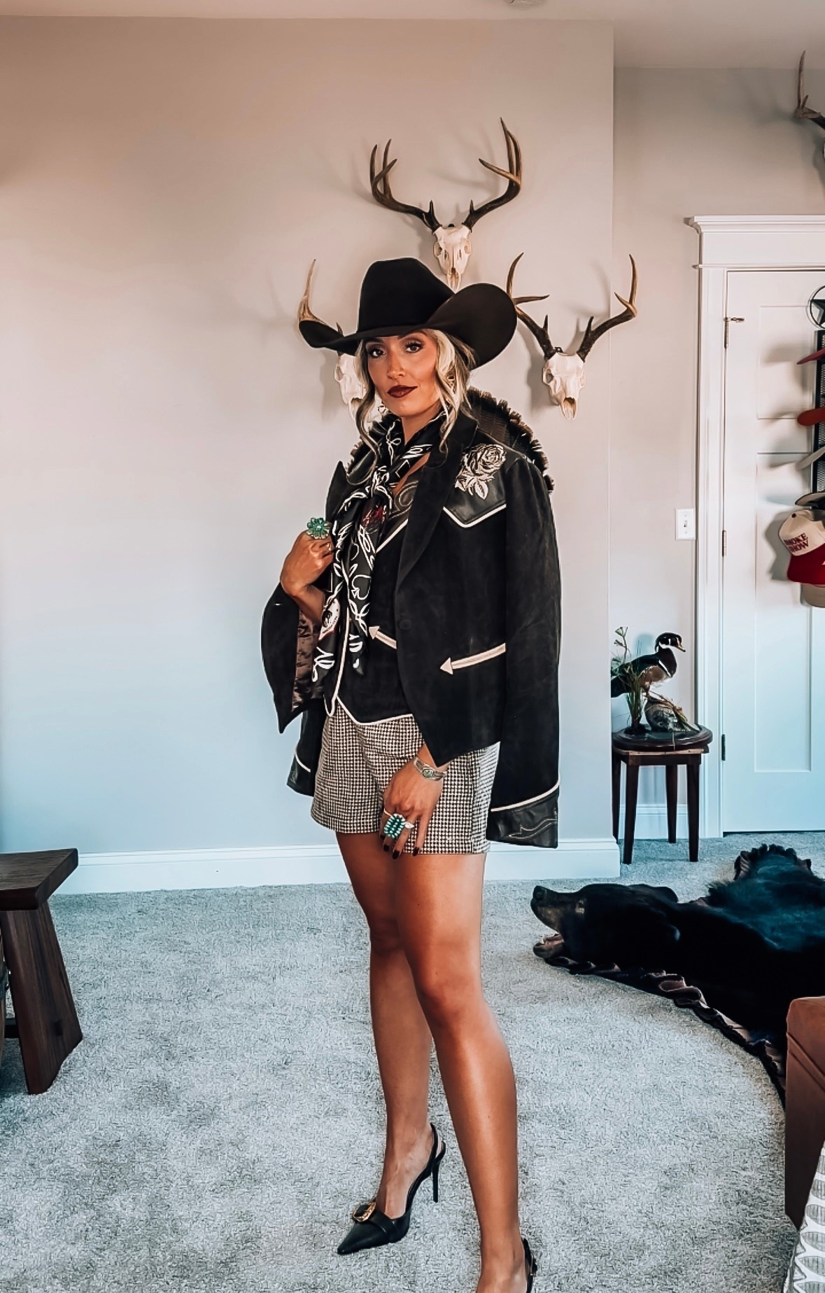 NFR outfit idea! Classy cowgirl. Vest and jacket are from Rodeo Quincy! 

#LTKStyleTip #LTKFindsUnder100 #LTKShoeCrush