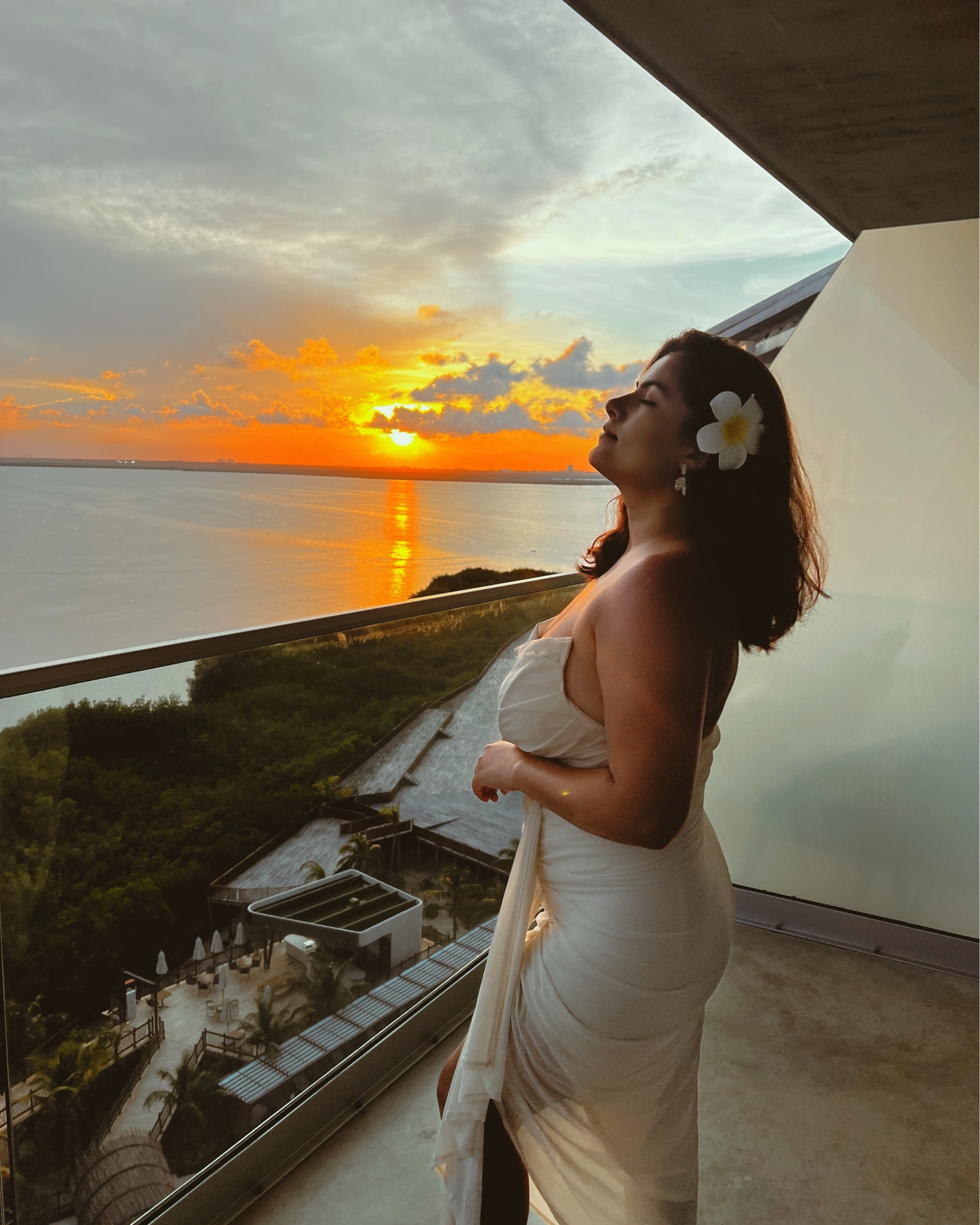 Pina colada season 🤍🥥🍹 

#vacationoutfit #whitedress #outfitideas #bestsunset

#LTKsummer #LTKcanada #LTKdresses