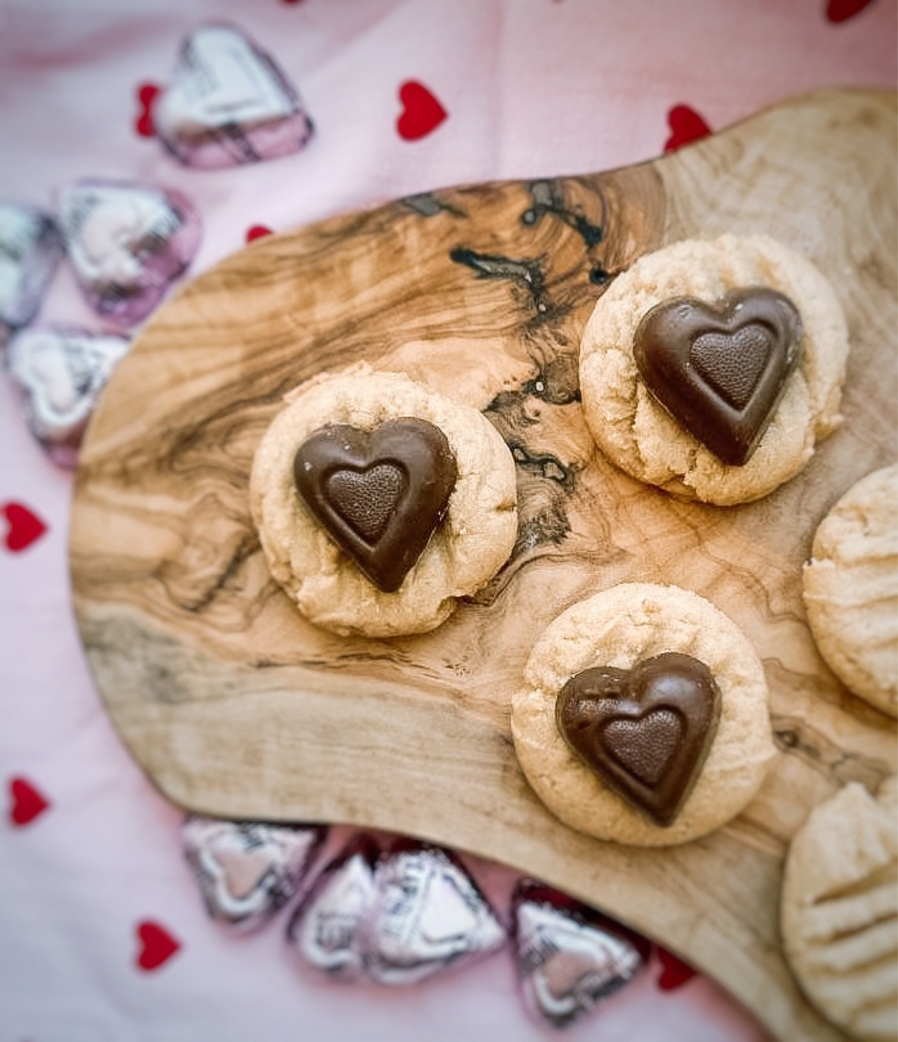 It’s ValenTIME. ♥️ 

Grab your fav peanut butter cookie recipe or if you want to save some time you can grab a super convenient prepackaged dough by pillsbury (like I did) and a bag of hersheys heart chocolates to create these adorable and tasty treats for your Valentines. ♥️ 

.
.
.
.
.
#targetmom #walmart #pillsbury #hersheyschocolate #hersheys #baking #valentinesday #valentinesdaycookies #toddlermom #momsofinstagram #auntsofinstagram #dadsofinstagram #littles #lifeatthekidstable #target

#LTKhome #LTKSeasonal #LTKkids
