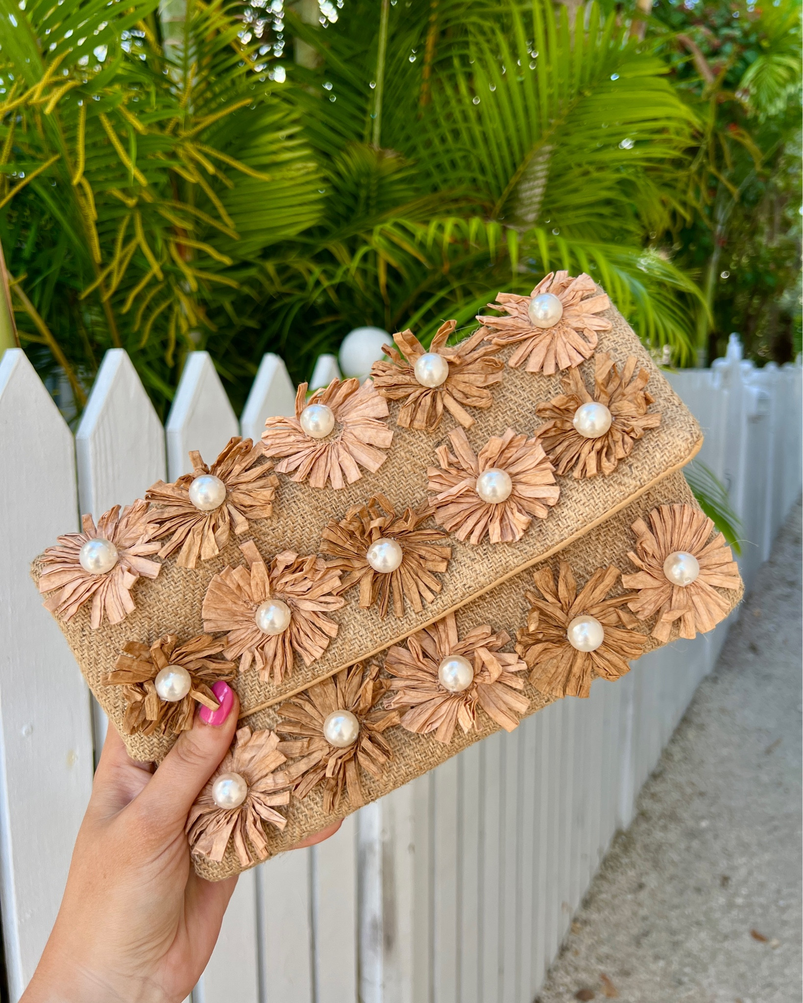 Lulu’s straw clutch, evening bag, beach vacation, date night, under $50  


#LTKitbag #LTKfindsunder50 #LTKstyletip