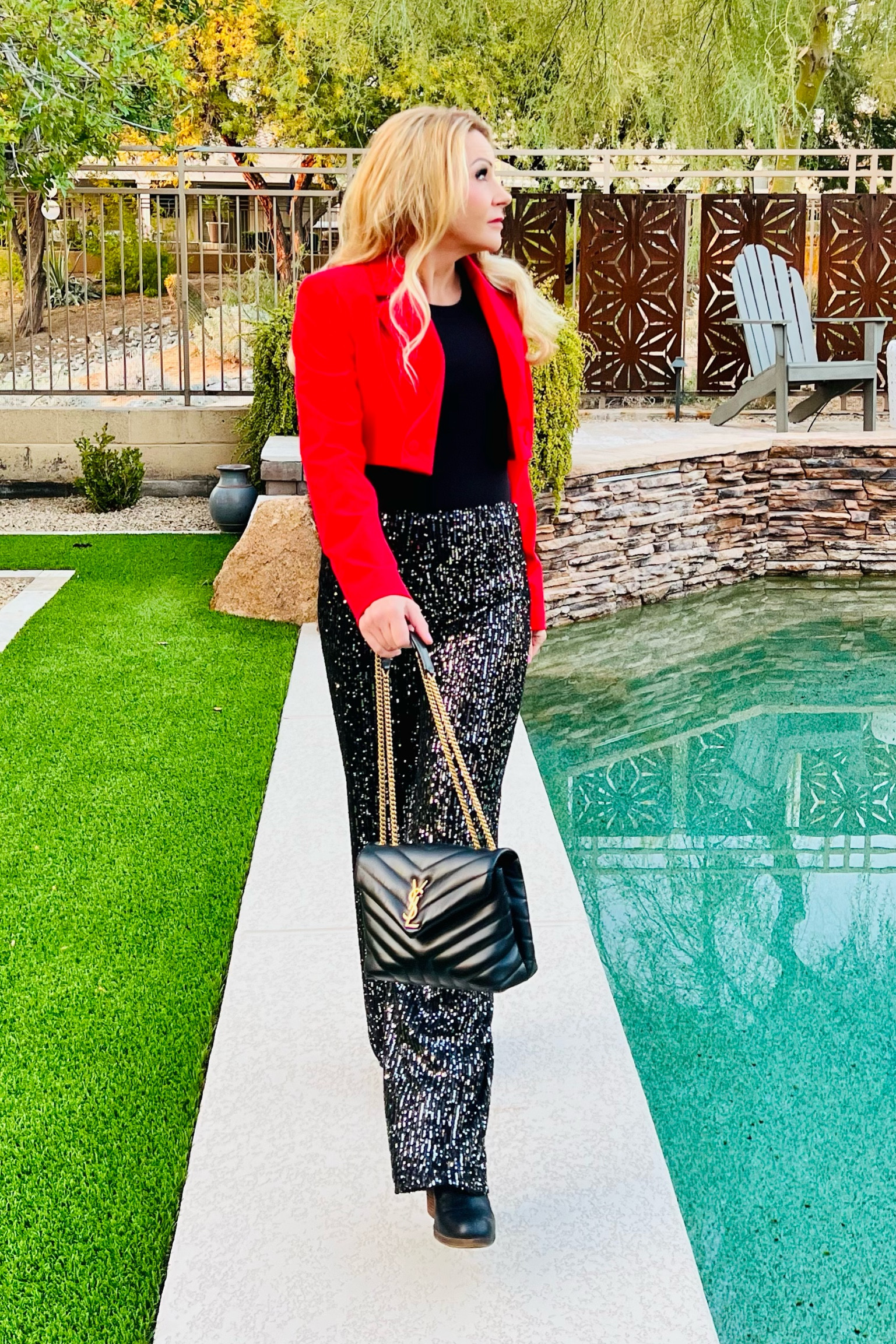 New years Eve look that pack well.
New Year's Eve
Nordstroms 
Sparkle pants
Red blazer
YSL handbag
Black bodysuit 


#LTKHoliday #LTKtravel #LTKover40