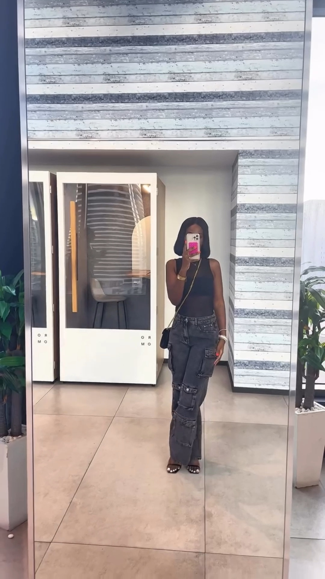 Outfit check🖤

Comment PANTS below to receive a DM with link to this post☺️

https://amzn.to/3INBYIc 

#outfitcheck #fitchecks #orlandoinfluencer #concertfits #cargopants #orlandoinfluencers #momstagram #blackfits