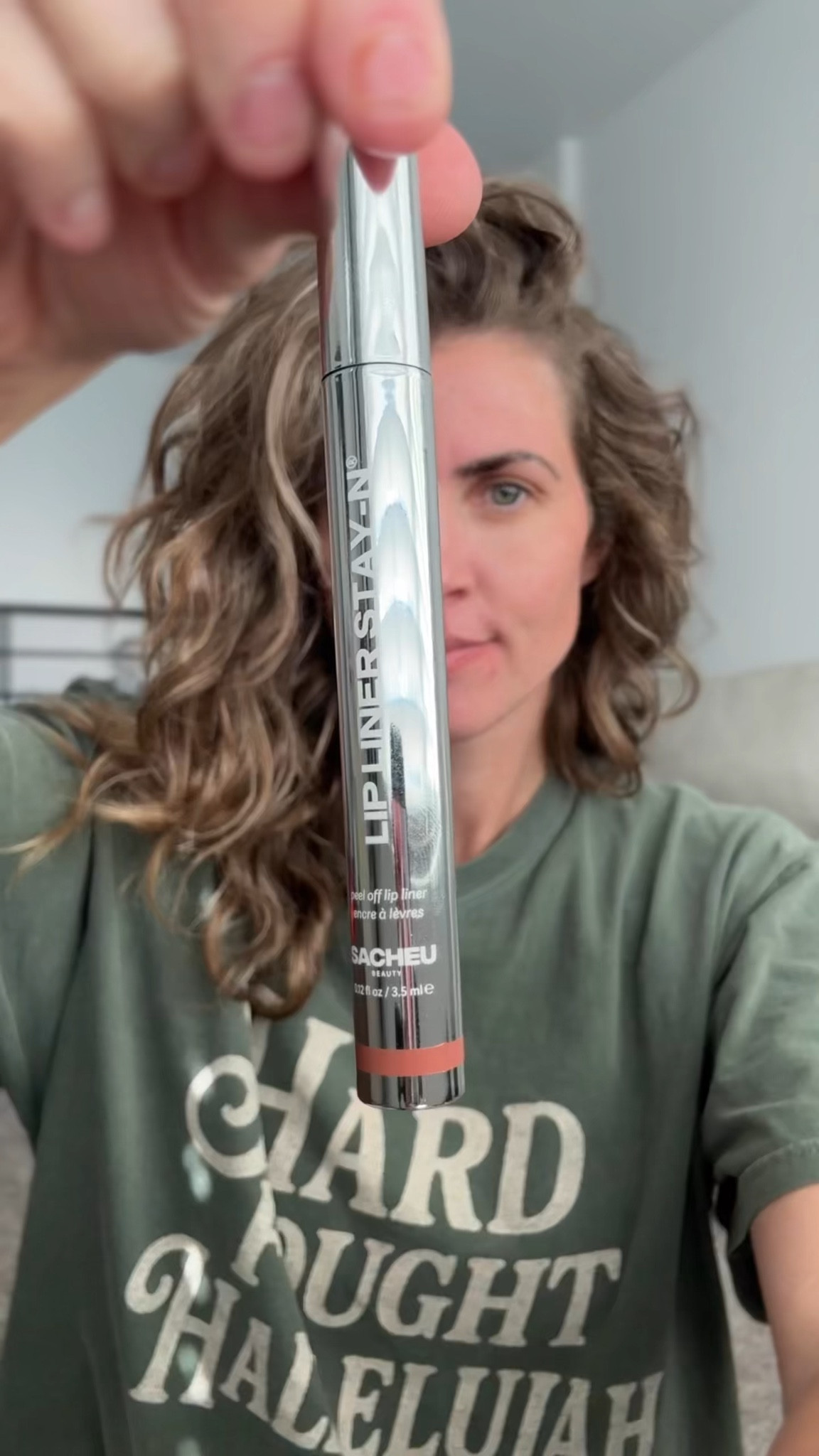 I’m tired of reapplying lip liner… so I tried this peel-off stain 👀
And it did NOT move. #Sacheu #lipstain #waterproofmakeup