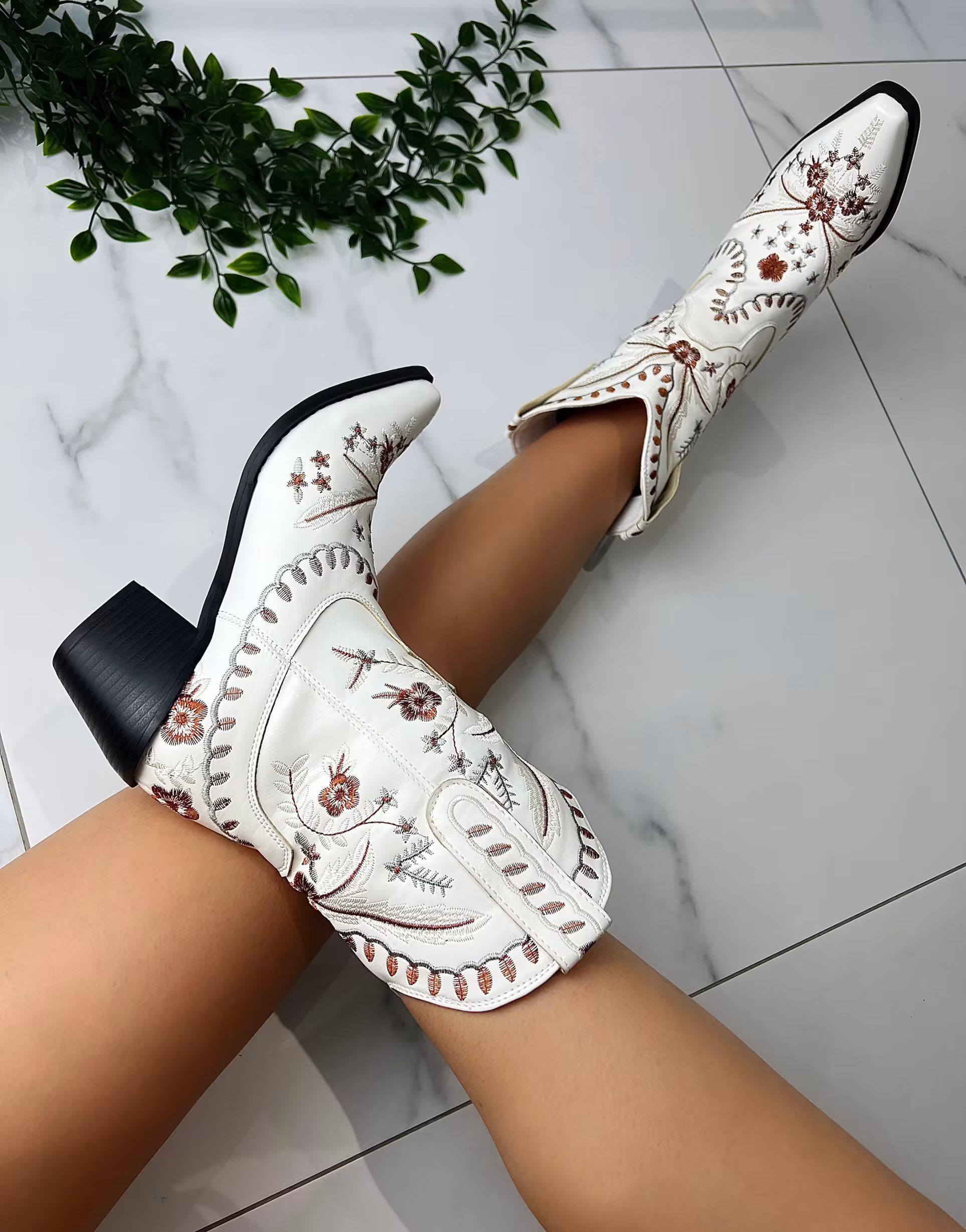 DIA STUDIOS Cowboy Western Boots in cream | ASOS | ASOS (Global)
