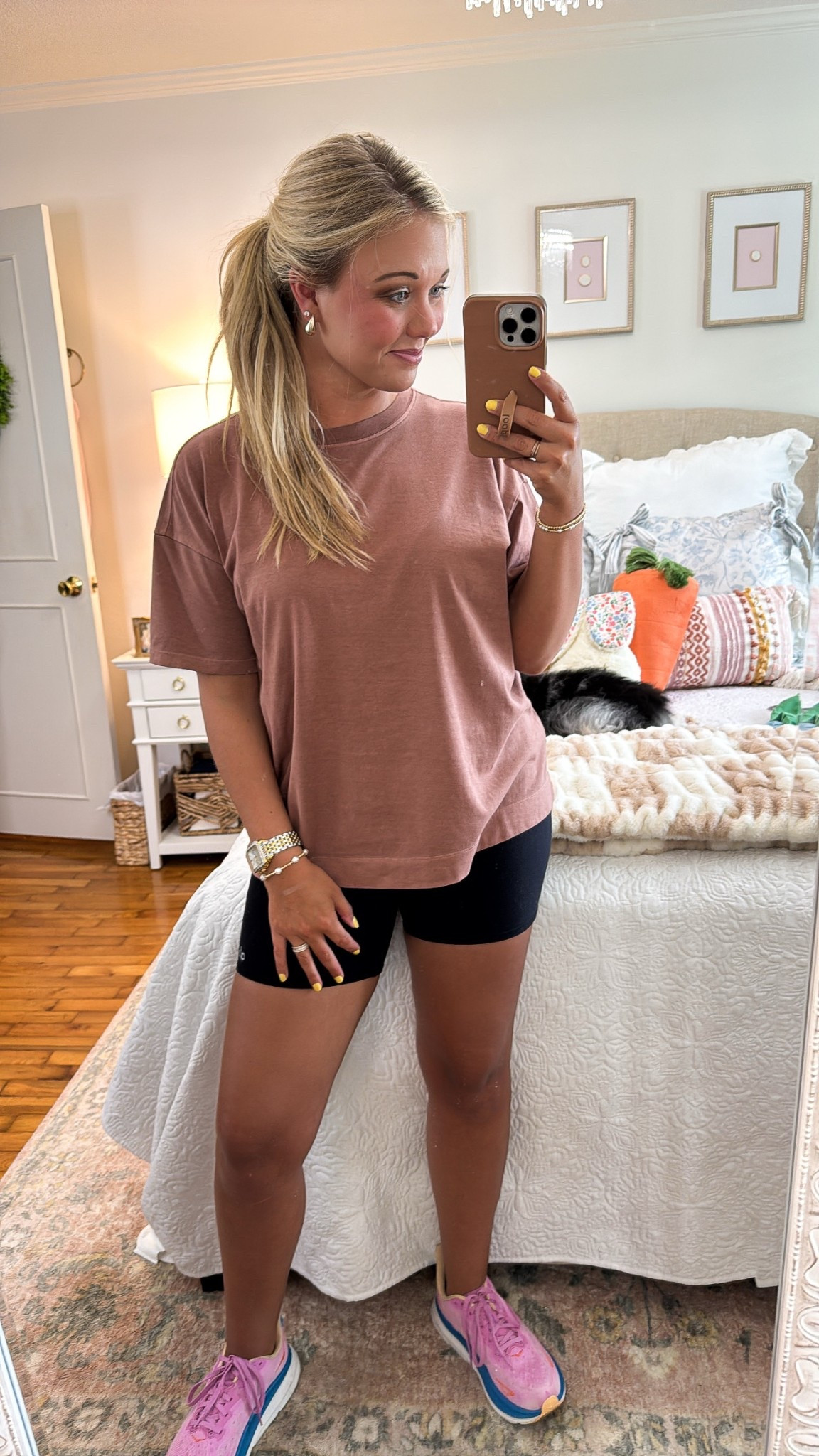 Loving these cropped t shirts for spring/summer! Comes in multiple colors. I sized up to a medium for a larger fit 