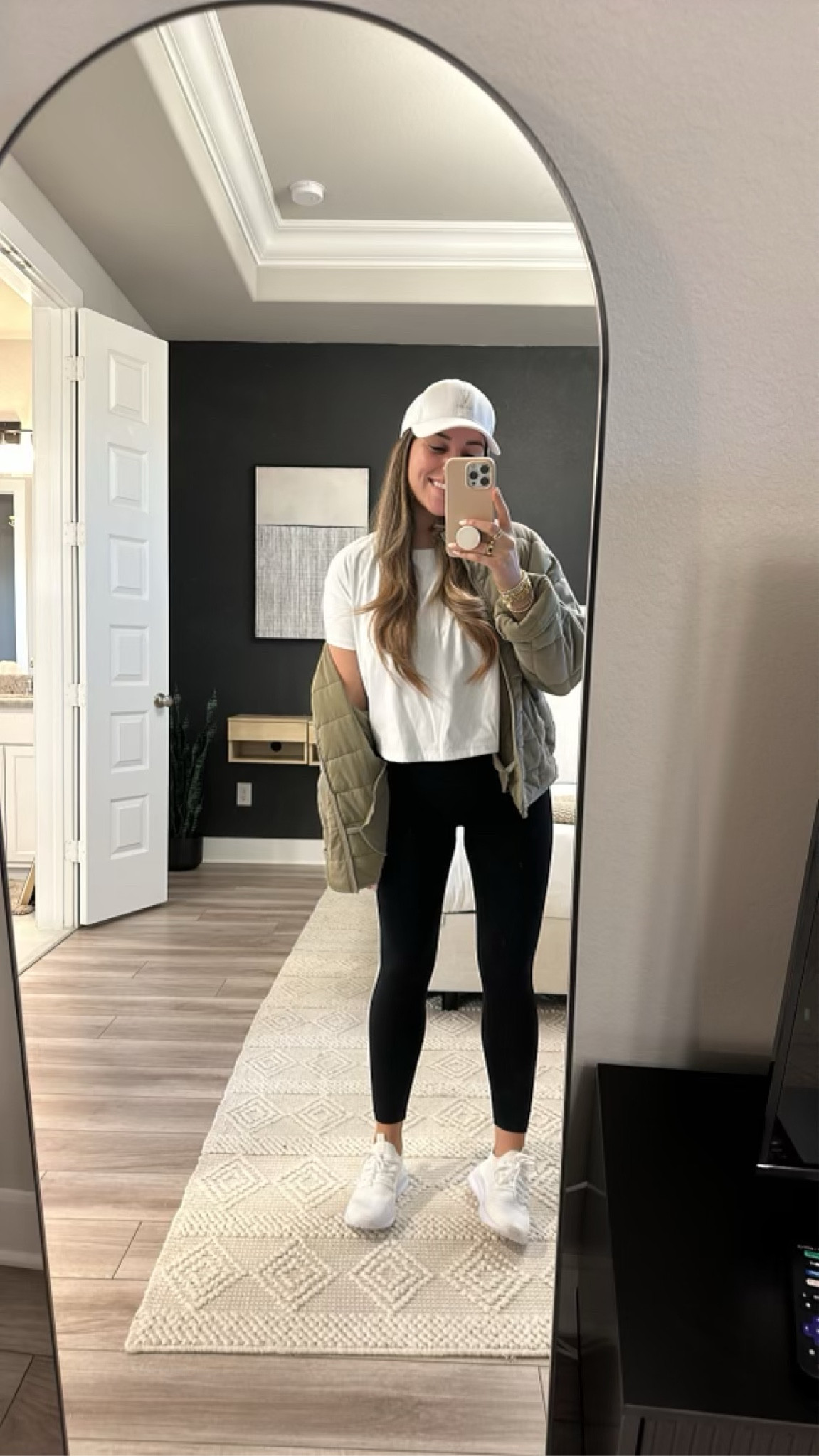 The Volare leggings in midnight black have restocked! Get your pair now before they’re gone again!

#LTKfindsunder100 #LTKsalealert #LTKstyletip