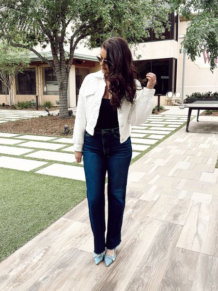 Okay @bayeasofficial 👖 I see you 👀 !! Not your BAYesic Denim Brand. And I’m obsessed 🤩 

Also 👏🏻 Family Owned Business, premium denim with exceptional quality and comfort!! I’ll take 10 more please 🙃



#LTKfindsunder100 #LTKstyletip #LTKworkwear