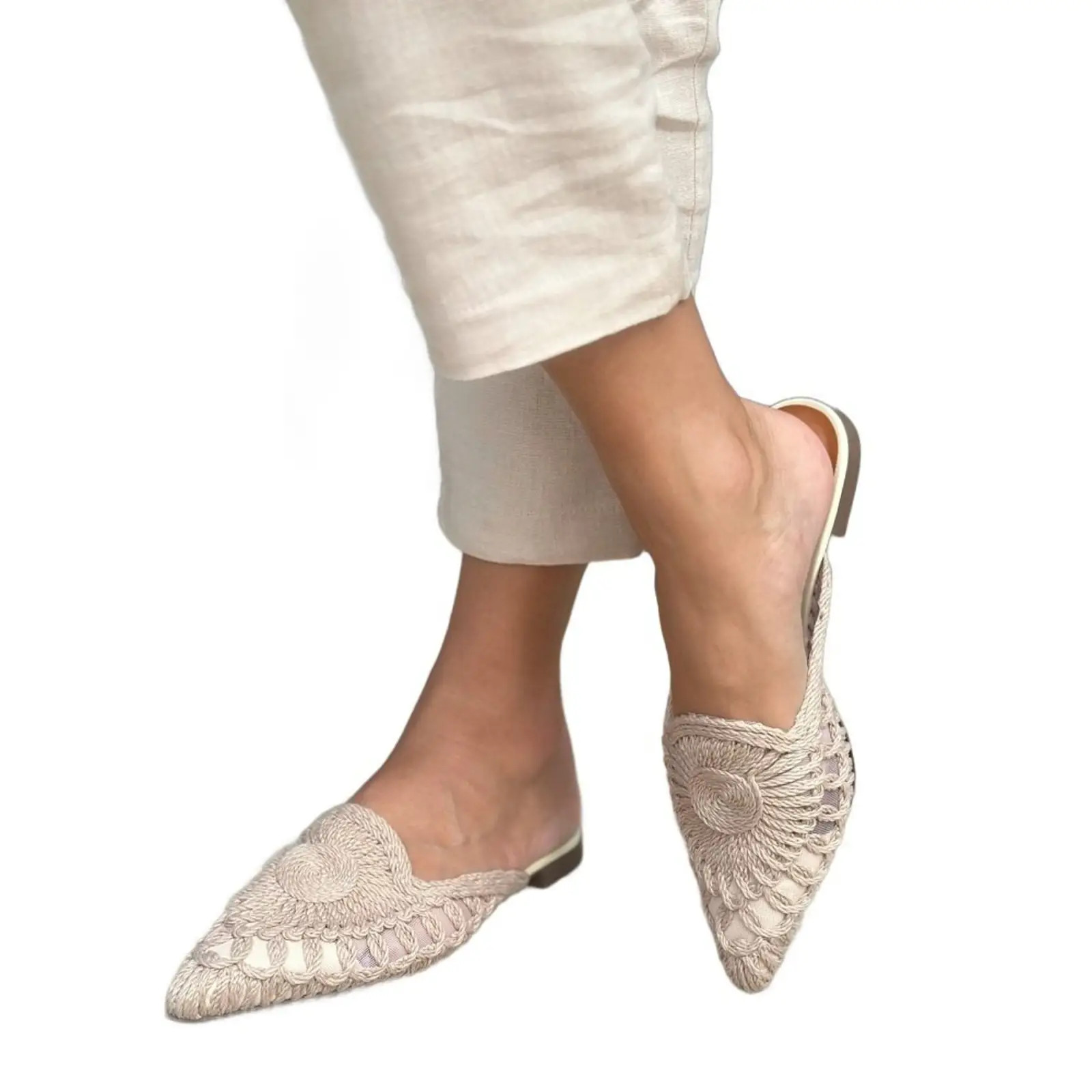 Mule Tramado Bico Fino Bege | Dafiti (BR)