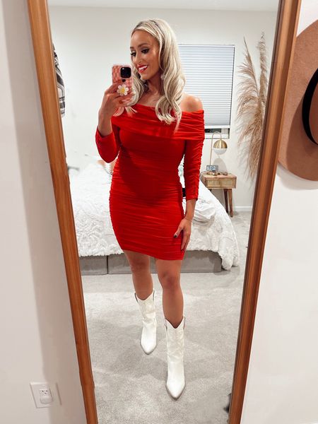 My Valentine's Day look from last year! This ruched off the shoulder dress is so comfortable and flattering ♥️


Amazon fashion, Valentine's Day dress, cowgirl boots, mid calf boots, disco ball earrings, date night look, western style, spring fashion, sneakers, cargo pants, dunks, boho home decor, wall decor, coffee table, maternity, porch decor, entryway way mirror, Easter dress, vacation dress, travel essentials, gifts for her 

#LTKSeasonal #LTKstyletip #LTKfindsunder50