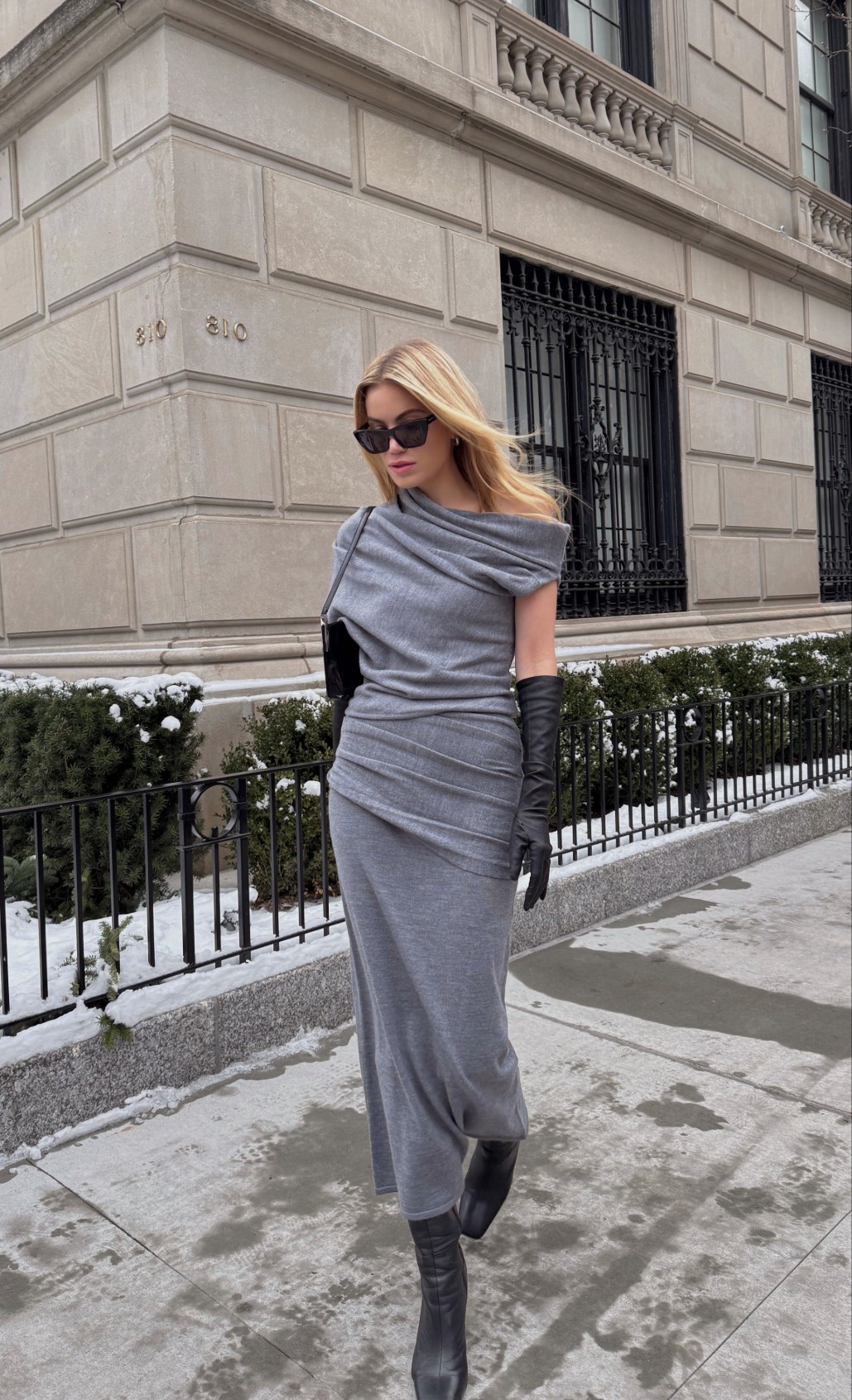 First NYC snow of the season 

Gloves are Zara 3920/045/800

#LTKWorkwear #LTKSaleAlert