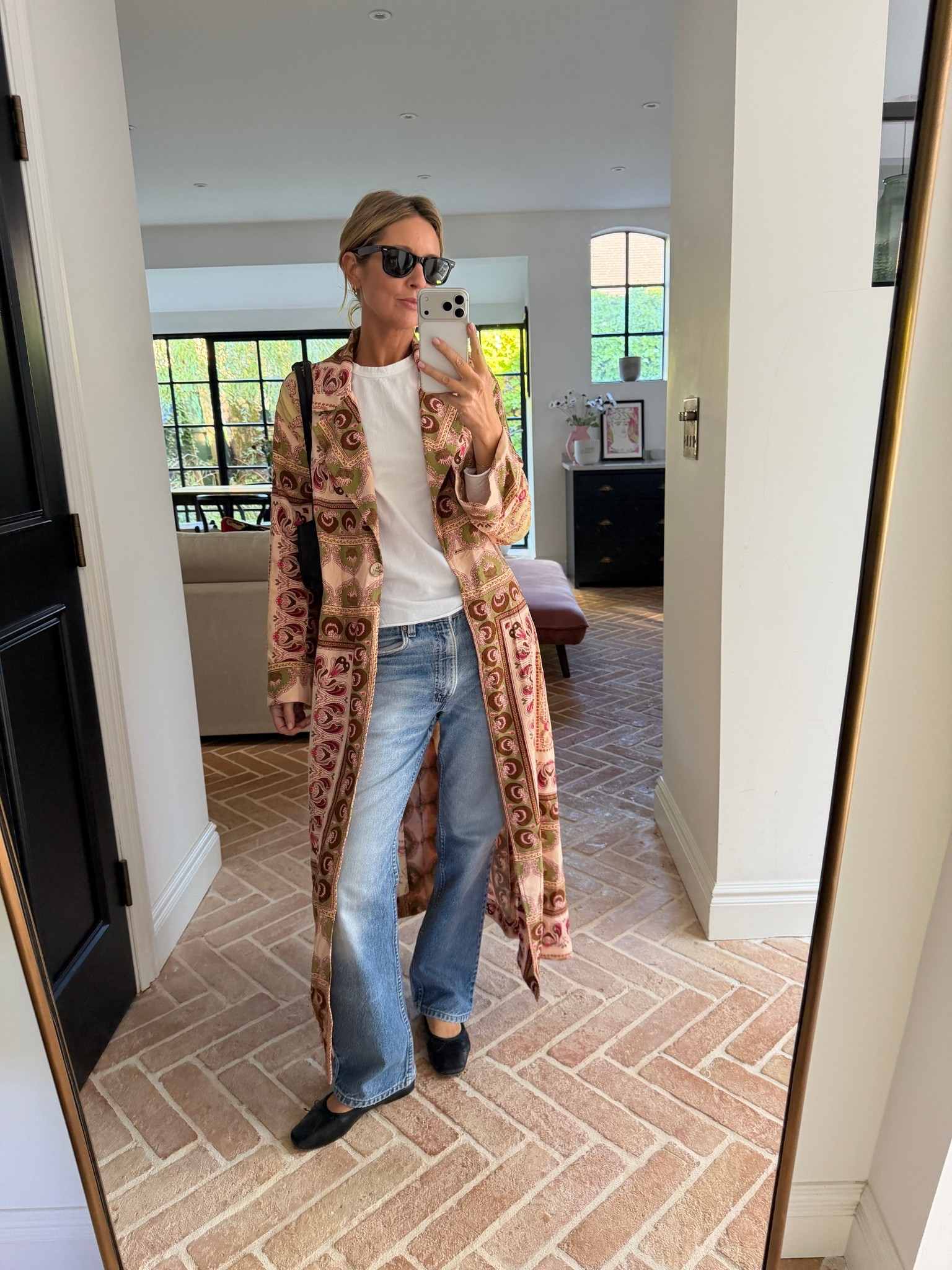 OOTD 🤍

paisley print jacket, statement print blazer, boho print jacket, white t shirt, light wash jeans, gold layered necklace, silver crossbody bag, statement outerwear, casual chic outfit, autumn transitional dressing, elevated basics, quiet luxury, statement print, ltkstyletip, ltkseasonal, ltkfindsunder100, ltkitbag