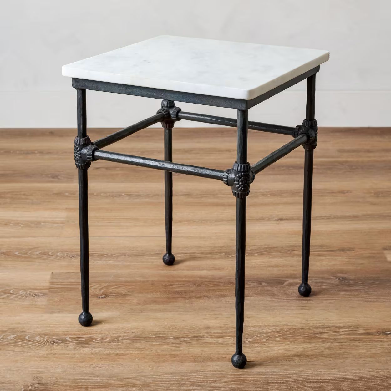 Ansel End Table | Magnolia