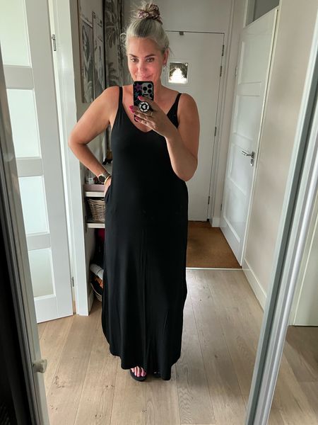 Outfits of the week 

Easy breezy Sunday in a tall spaghetti strap jersey maxi dress with pockets. The dress is old and I think I found it on Amazon but I have linked similar items. 



#LTKcurves #LTKeurope #LTKstyletip