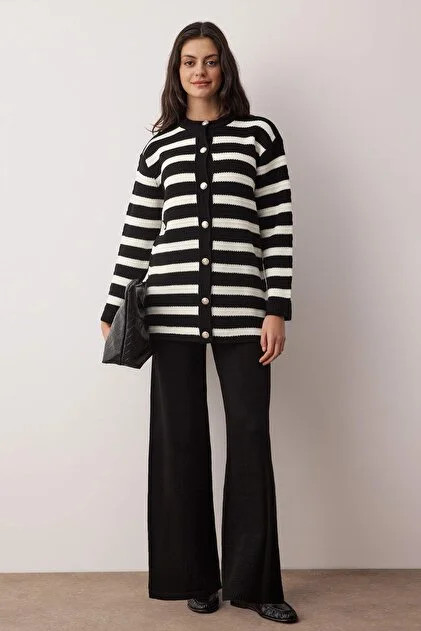 Trendyol Modest Schwarzes, durchbrochenes, gestreiftes Trikot-Hijab-Set (Unterteil und Oberteil) ... | Trendyol DE