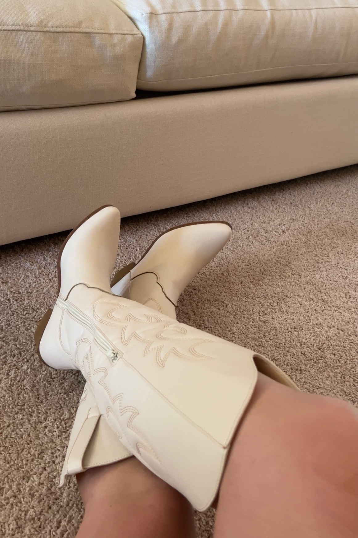 The perfect neutral cowgirl boots!🤍 Affordable, comfy, and they’re from Amazon 🤠 


Cowboy boots, country music concert, outfit inspo, Morgan wallen, white boots, rodeo season, western fashion, first rodeo birthday 

#LTKFind #LTKunder100 #LTKshoecrush