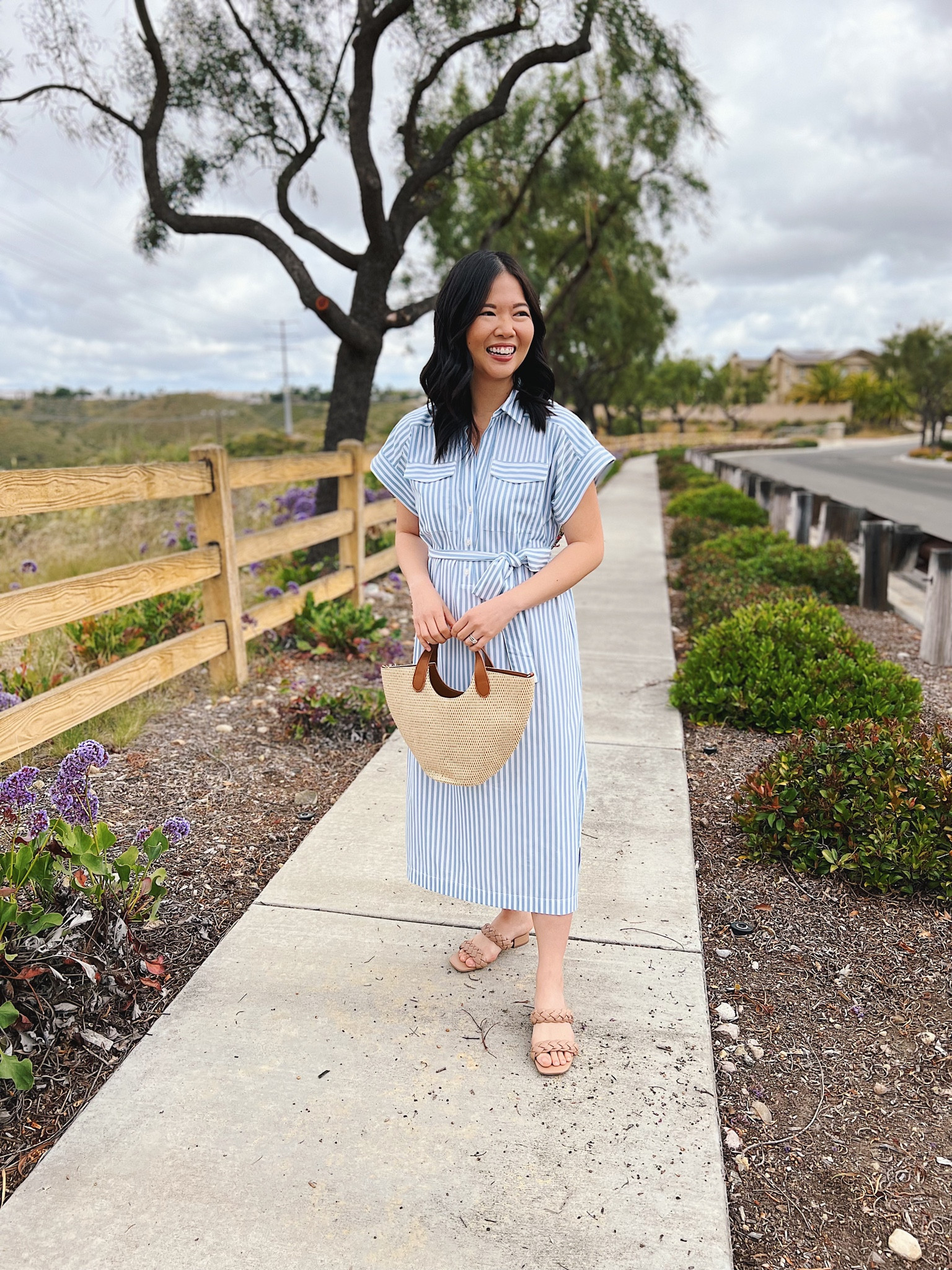 Blue and white striped dress (2P)
Straw tote bag
Braided sandals (TTS)
Summer work dress
Summer dress
Summer work outfit
Ann Taylor dress