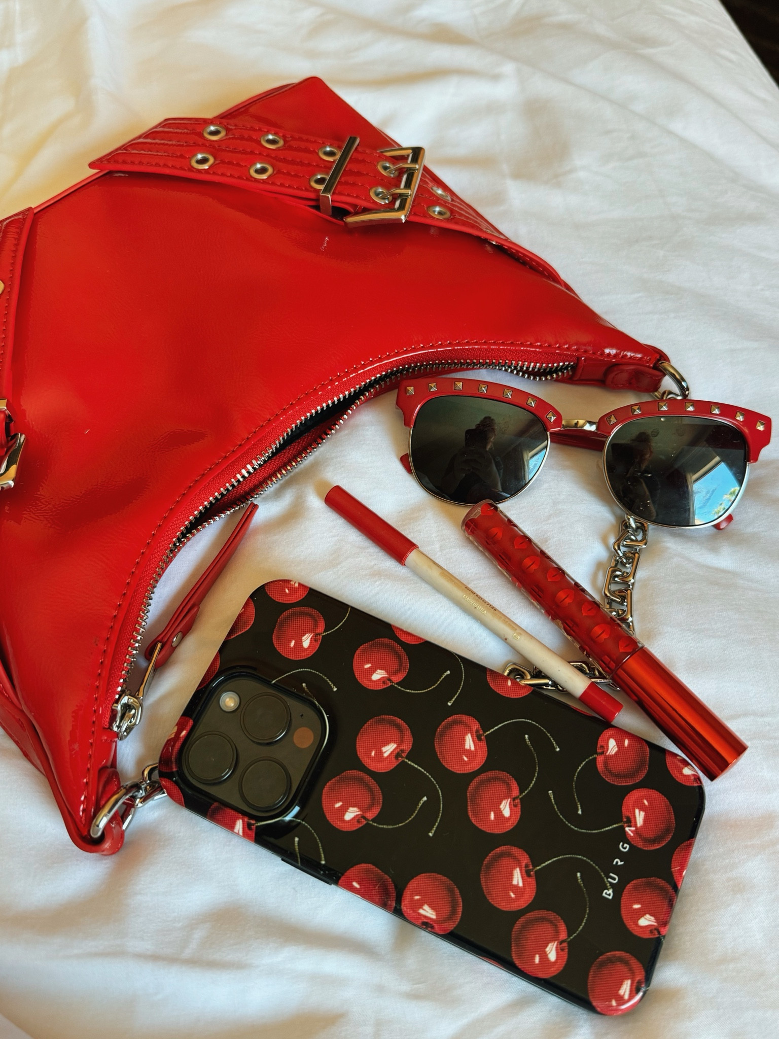 The essentials 💋

#LTKgiftguide #LTKbeauty #LTKbag