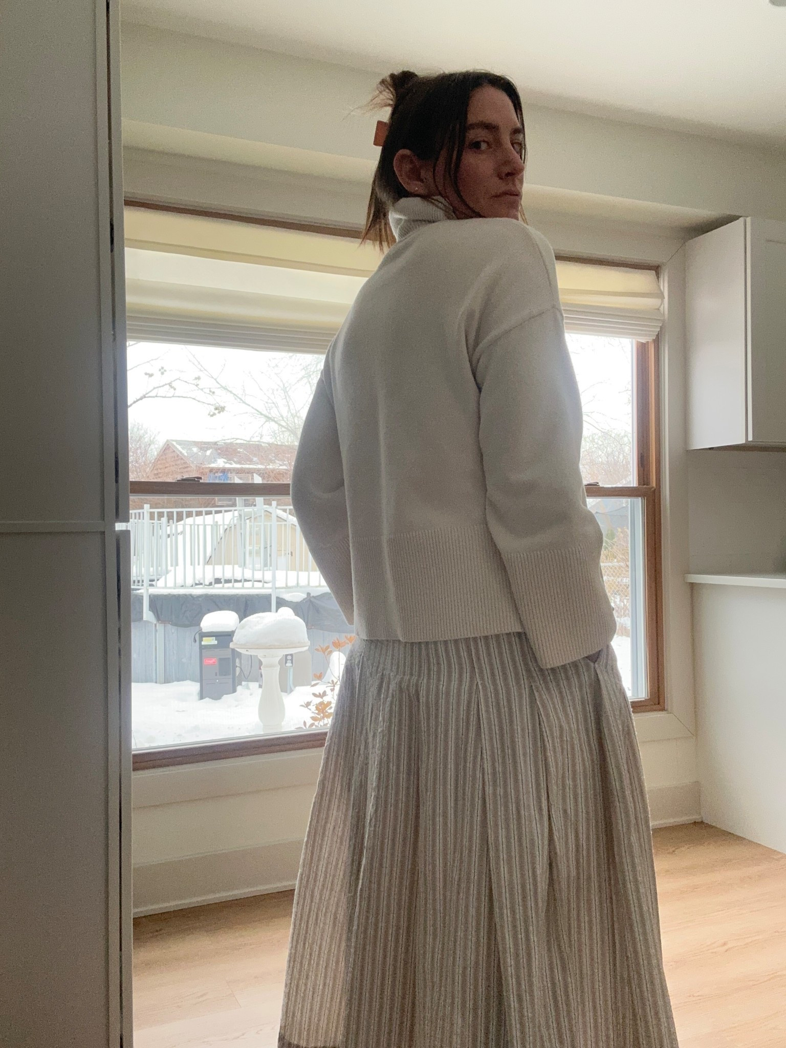 Cozy winter outfits are all about wrapping yourself in warmth without ever losing that effortless charm. Think soft knits, plush layers, and little touches of texture that make you feel hugged by your wardrobe. As your stylist, I love blending comfort with polish—so you stay toasty and look irresistibly cute all season long.

#LTKSeasonal #LTKOver40 #LTKootd