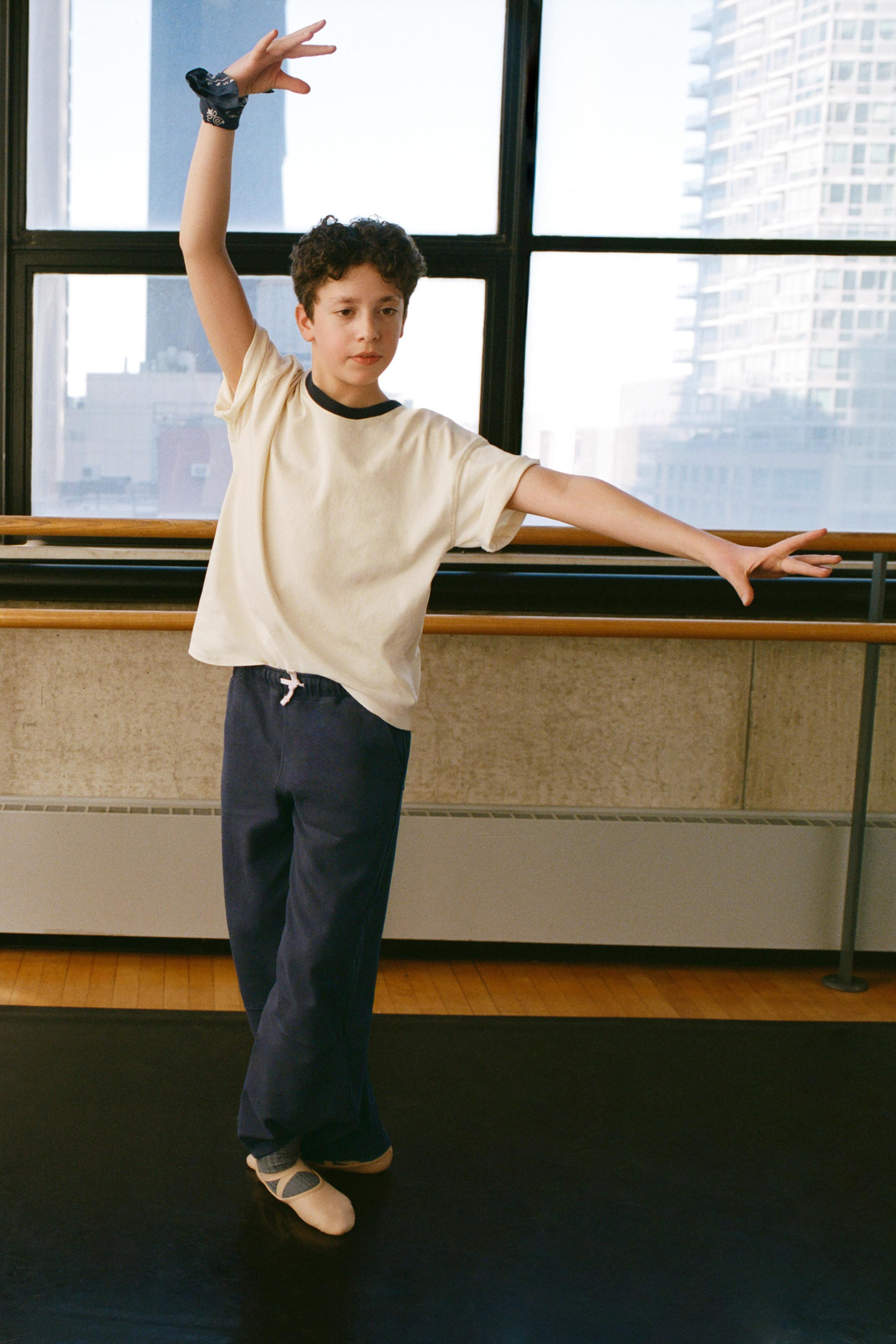 CONTRASTING COLLAR T-SHIRT | Zara Canada