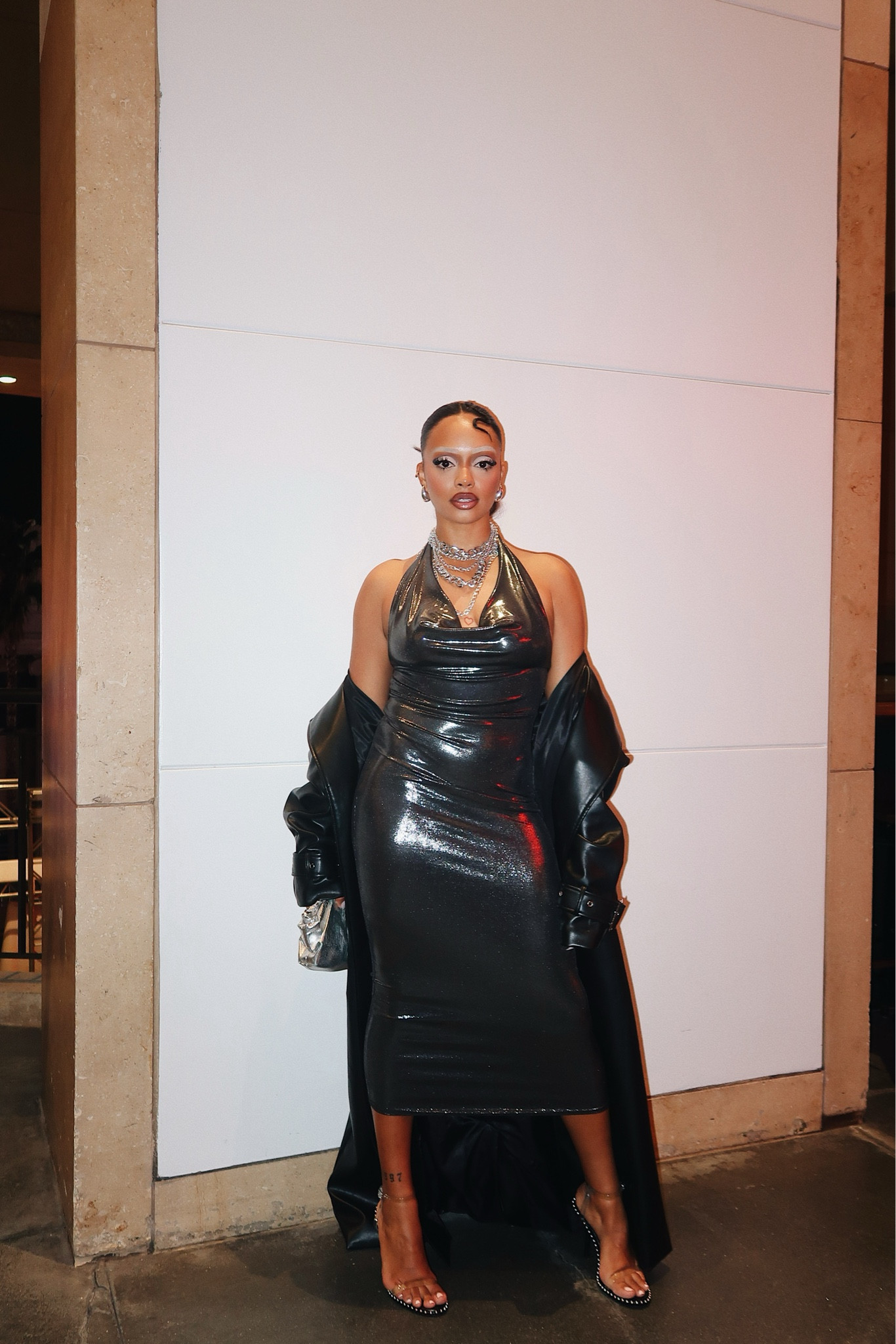 A chrome editorial moment 🩶🖤 

#LTKstyletip #LTKsalealert #LTKfindsunder50