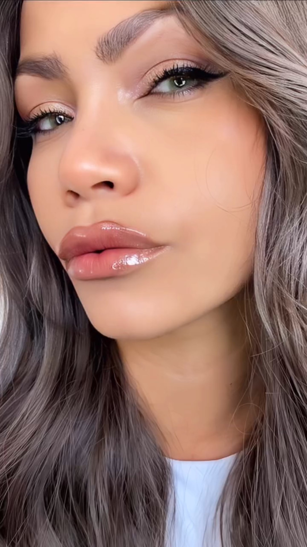 💋 Transformei meus lábios no estilo Bratz! Essa trend está viralizando e não podia deixar de testar ✨ Quem aí também ama esse visual de boneca? 👄

🎀 Tutorial completo no vídeo!
Salve para testar depois e me conta o que achou 💕

#BratzLips #MaquiagemBratz #LábiosBratz #BratzMakeup #DollLips #MaquiagemCriativa #MakeGlam #MakeupTrend #BoldLips #LipTutorial #BelezaCriativa #BeautyTok #MakeupInspo
#ugccontentcreator #ugccreator #collaborations #collab #makeupdabratz#bocadeboneca