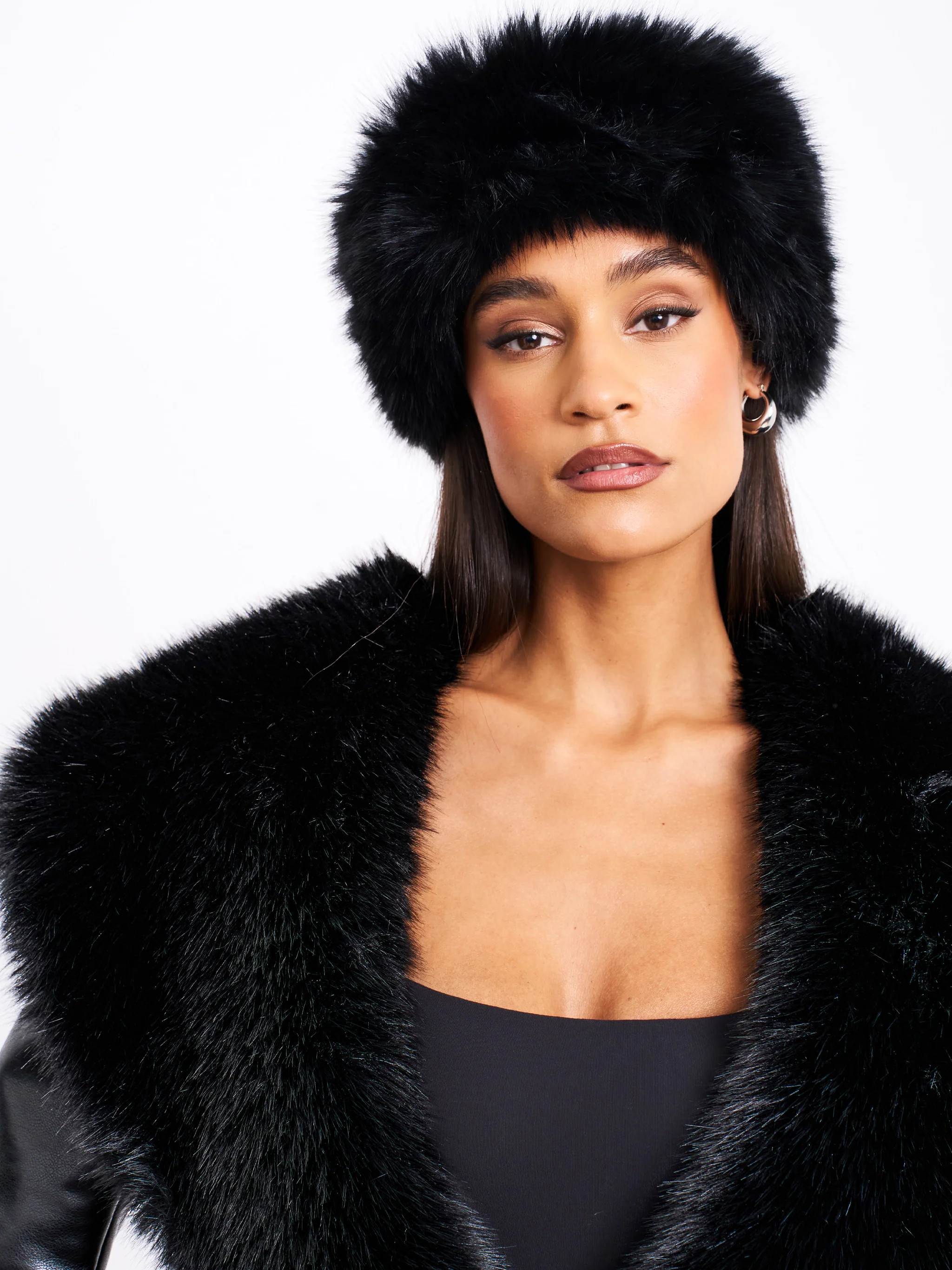 Miss Circle Black Wrap Around Vegan Fur Hat | Miss Circle