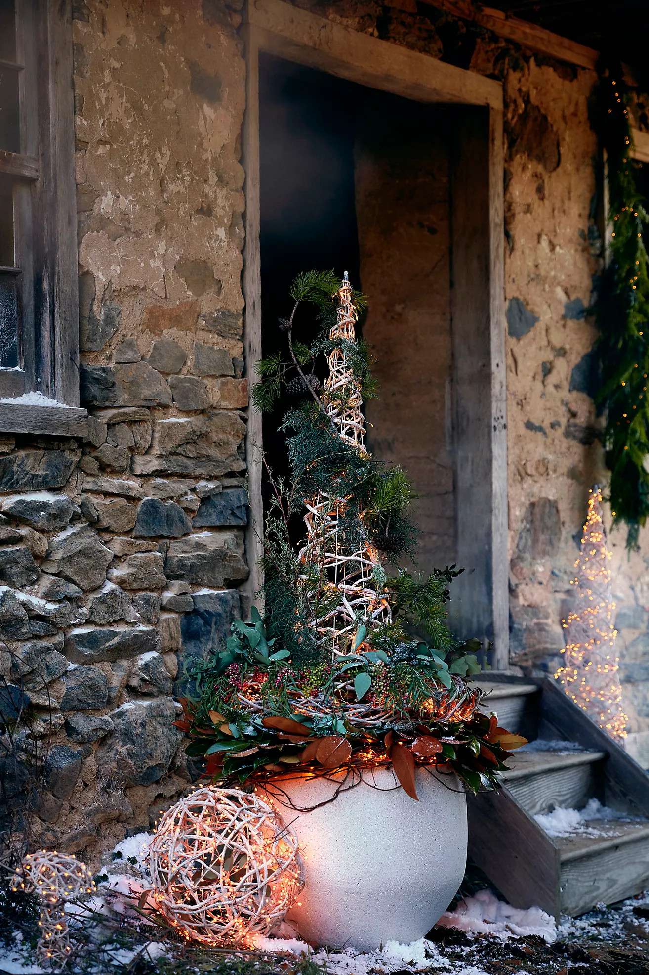 Stargazer Nature Effects Illuminated Vine Cone | Terrain