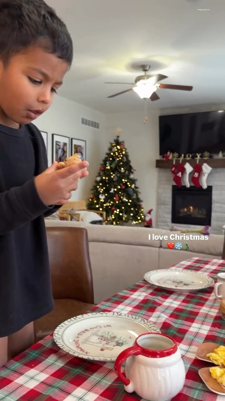 I love Christmas ❤️❄️🎄 @thiago.guilherme