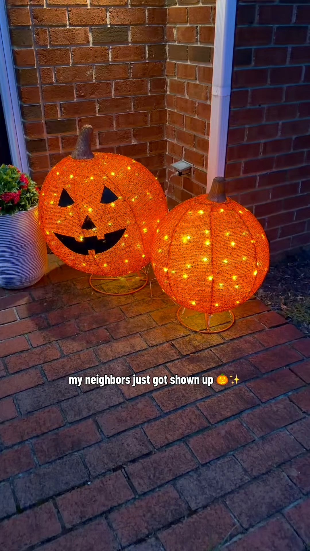 ✨ The Halloween yard decor that would have made my younger self lose her mind. 👻🎃

These light-up pumpkins instantly make your porch feel festive without a ton of decorating.

#halloweendecor #halloweenporch #spookyseason #fallhome #halloweenfinds #ltkhome

#LTKSeasonal #LTKHome #LTKSaleAlert