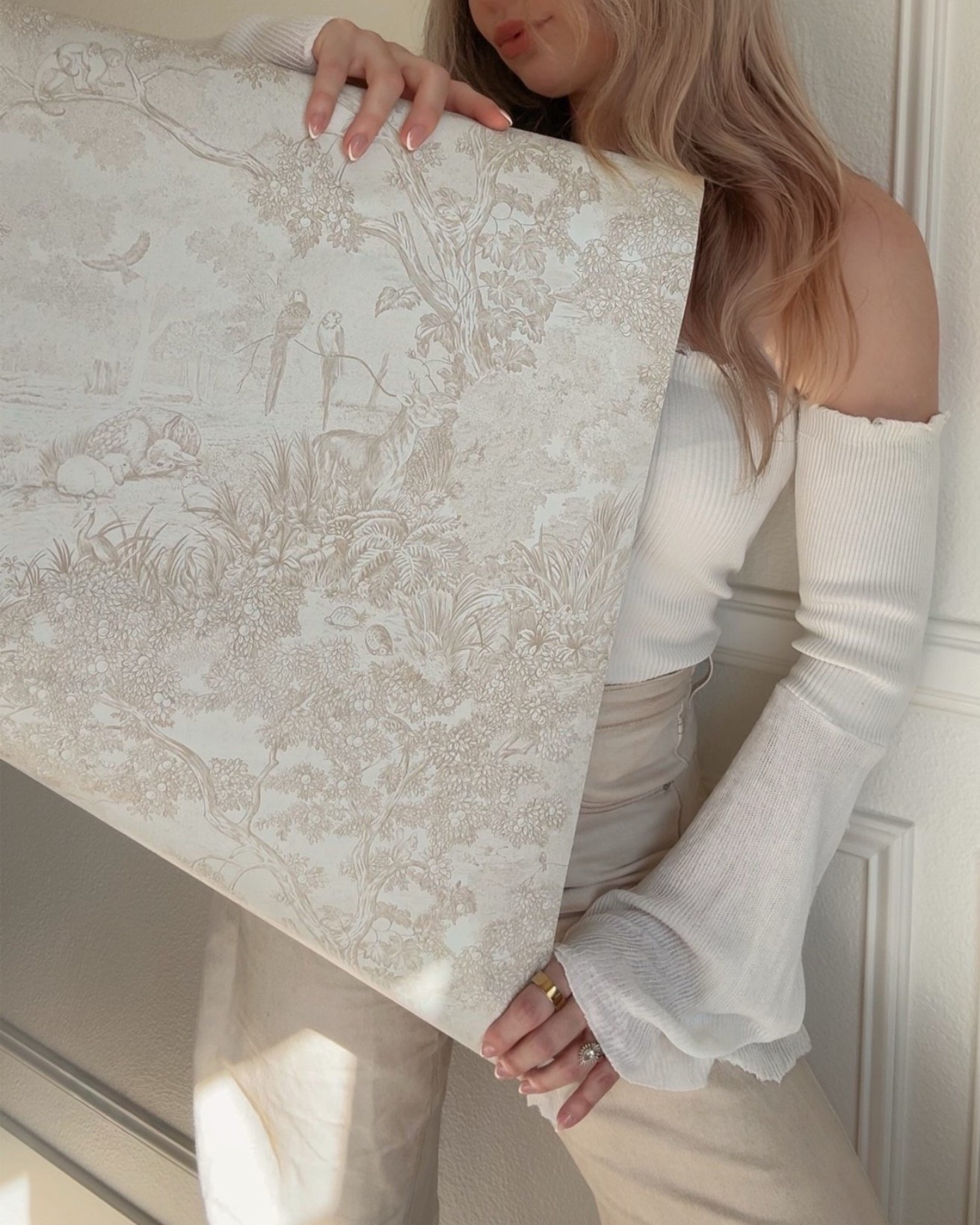 Would you believe me if I told you this wallpaper was only $9? 🫶🏻

#LTKHome