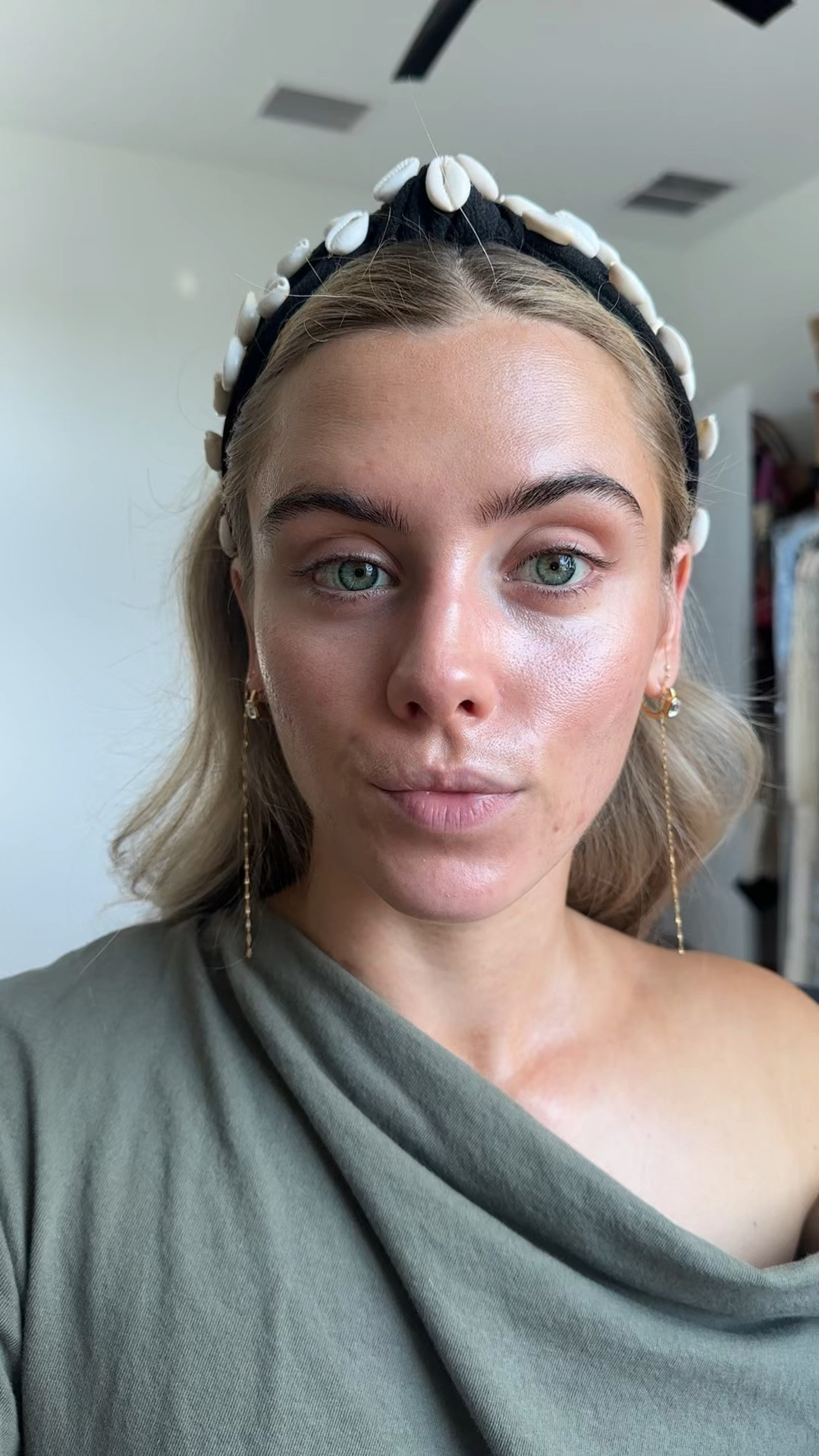 proven fact if your base is perfect then the rest of your makeup will be perfect so setting your base up to look how you want the skin to look aka glowy or matte is key!! 

#basemakeuproutine #basemakeup #basemakeuptips #basemakeupapplication #makeuproutine 
@Natasha Denona @Sephora

#LTKgrwm #LTKselfcare #LTKBeauty